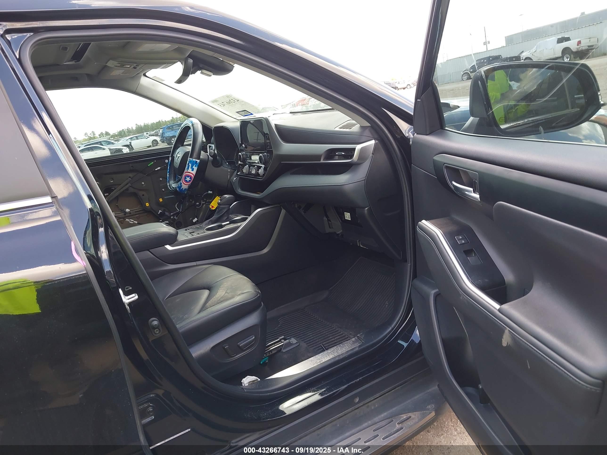 TOYOTA HIGHLANDER image 5