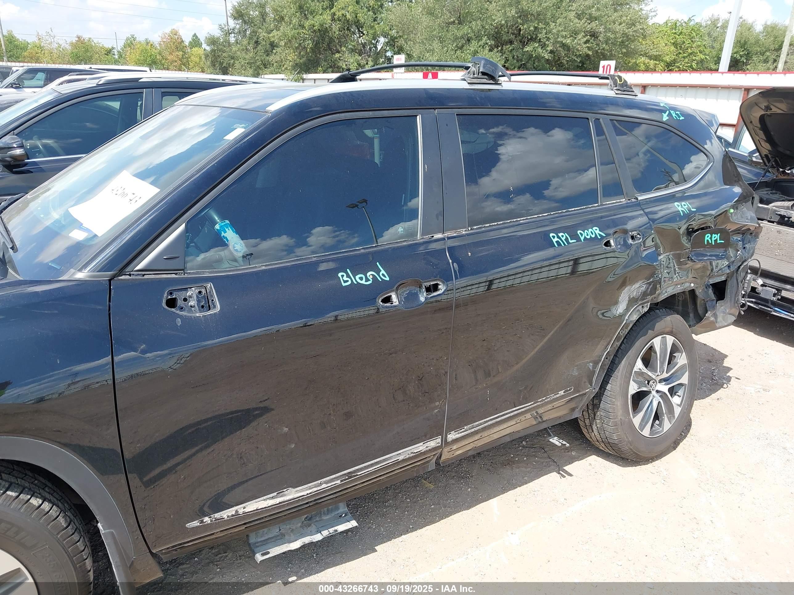 TOYOTA HIGHLANDER image 6