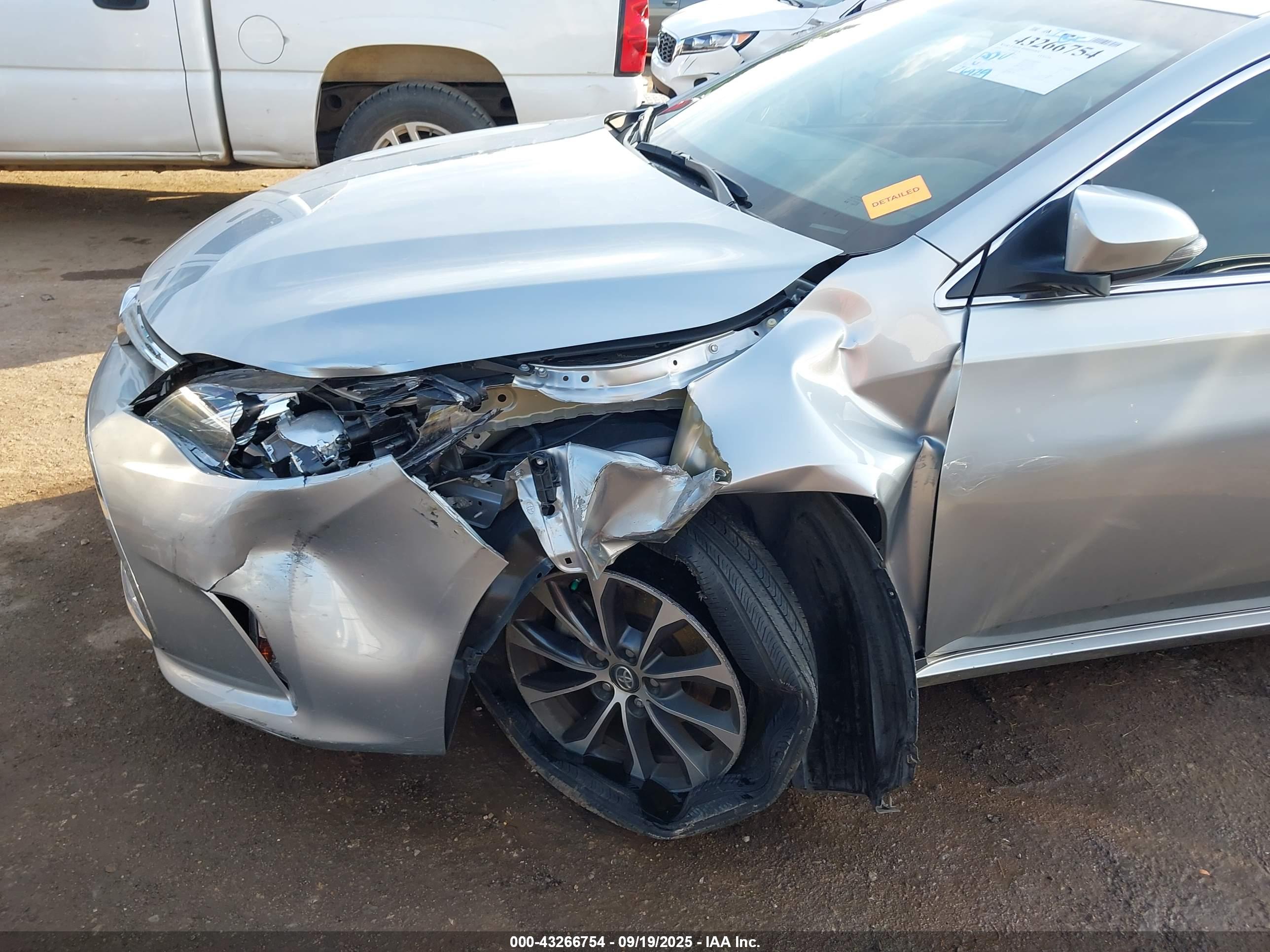 TOYOTA AVALON image 6