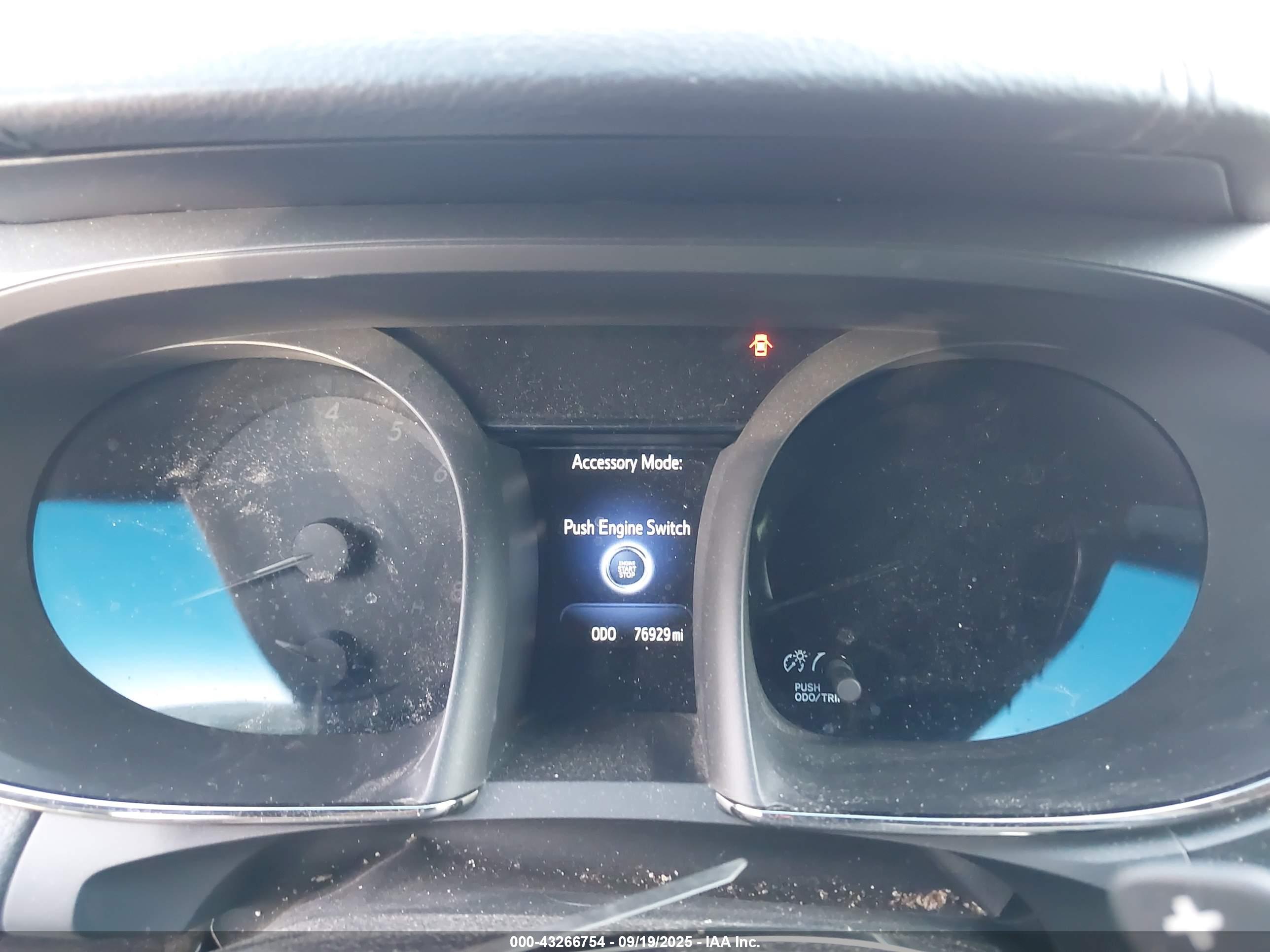 TOYOTA AVALON image 7