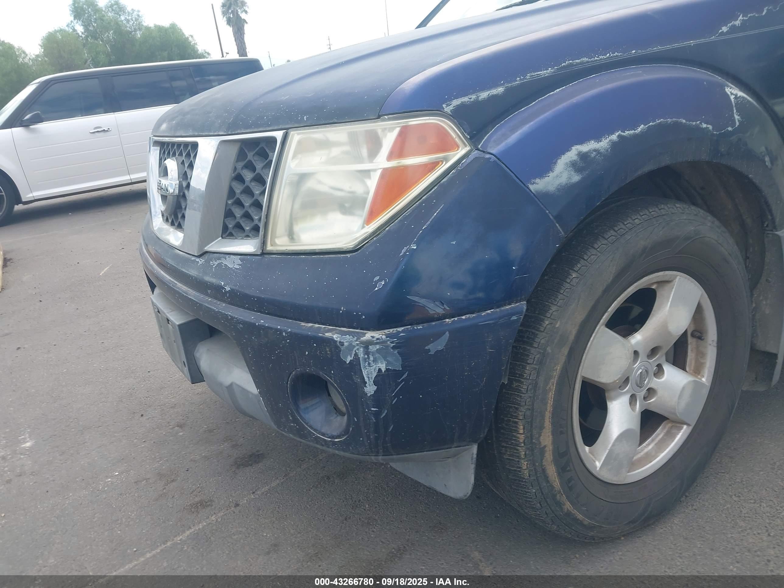 NISSAN FRONTIER image 6