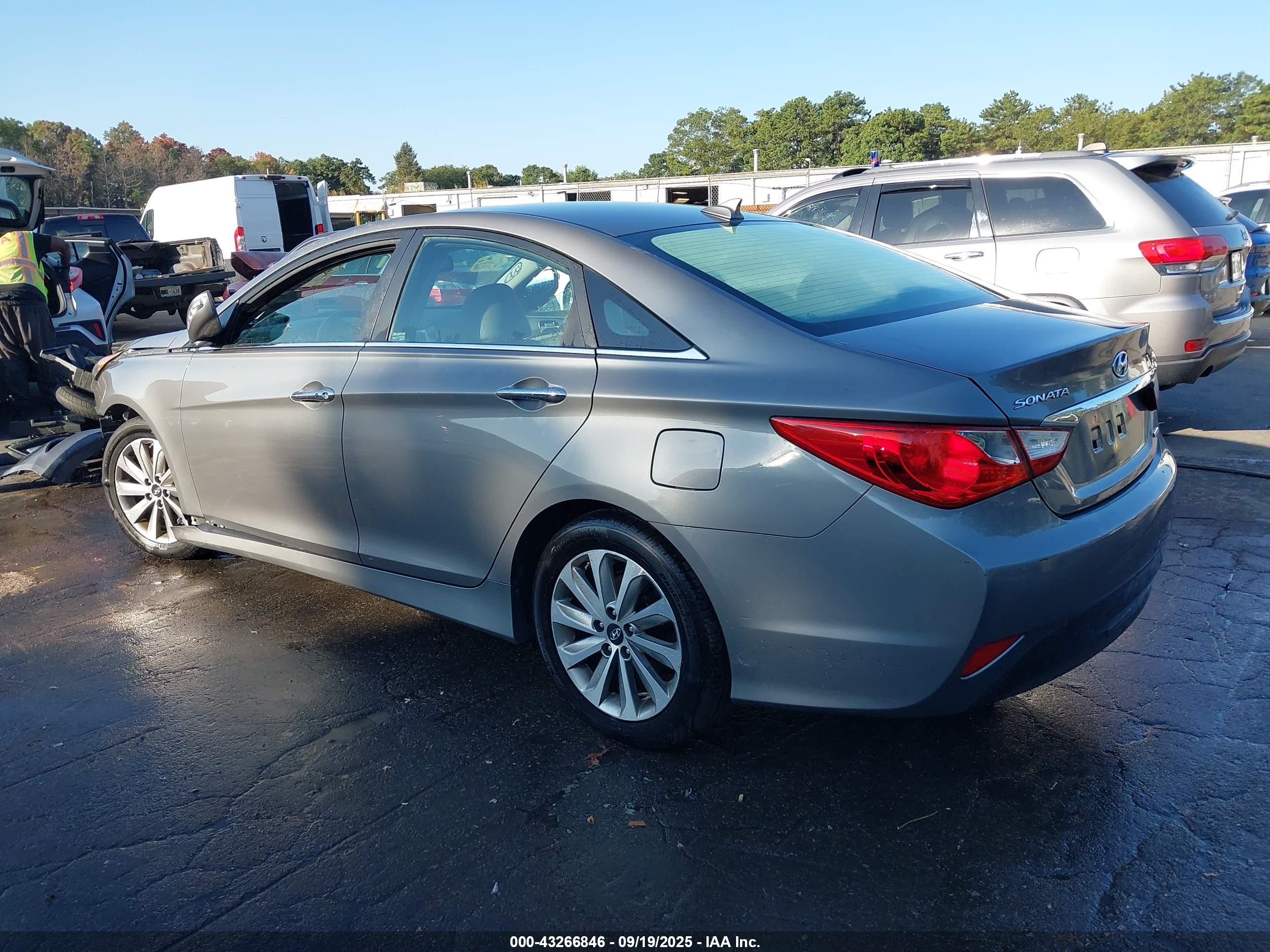 HYUNDAI SONATA image 3