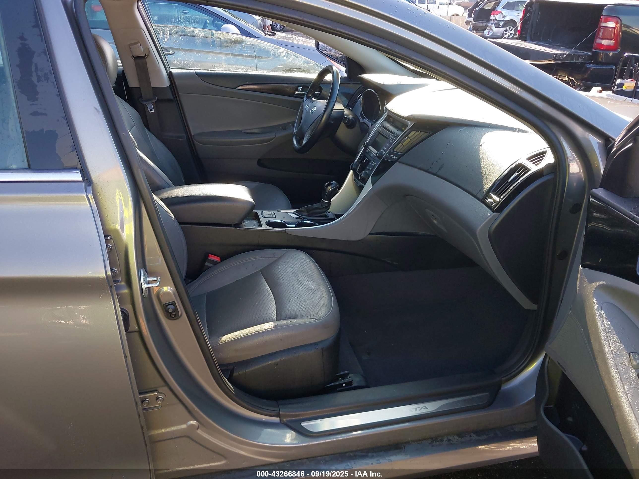 HYUNDAI SONATA image 5