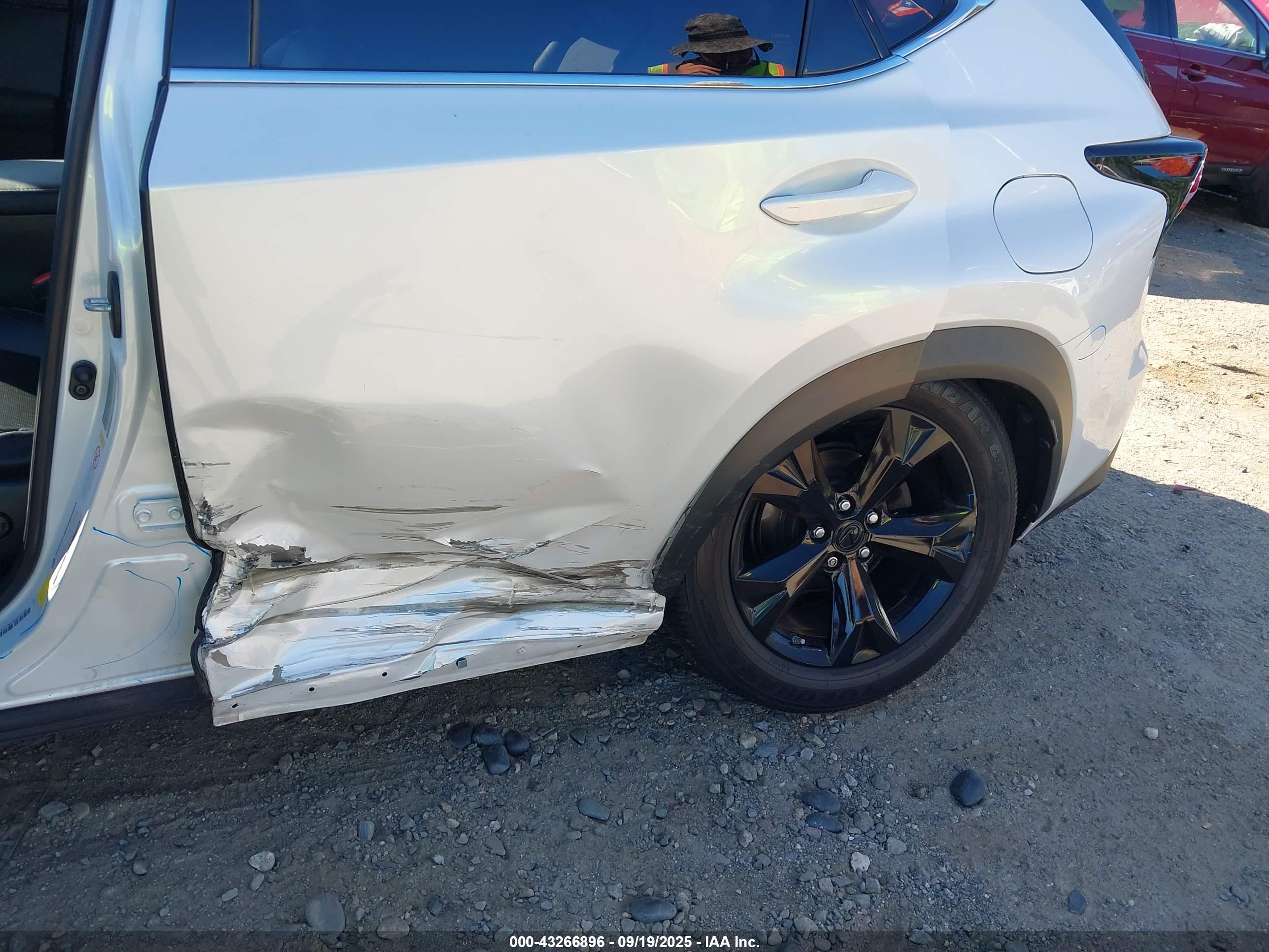 LEXUS NX image 6