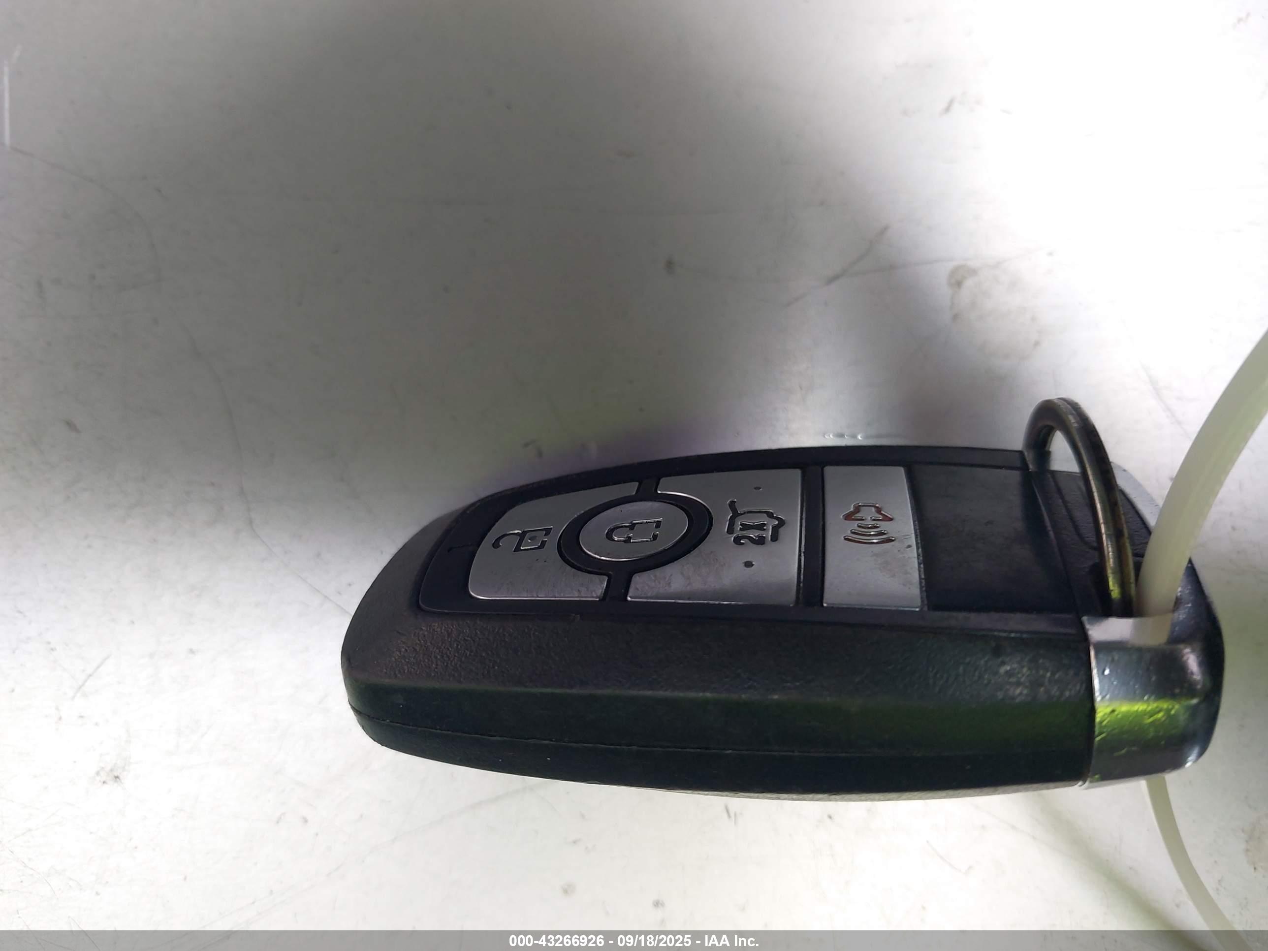 FORD ESCAPE image 11