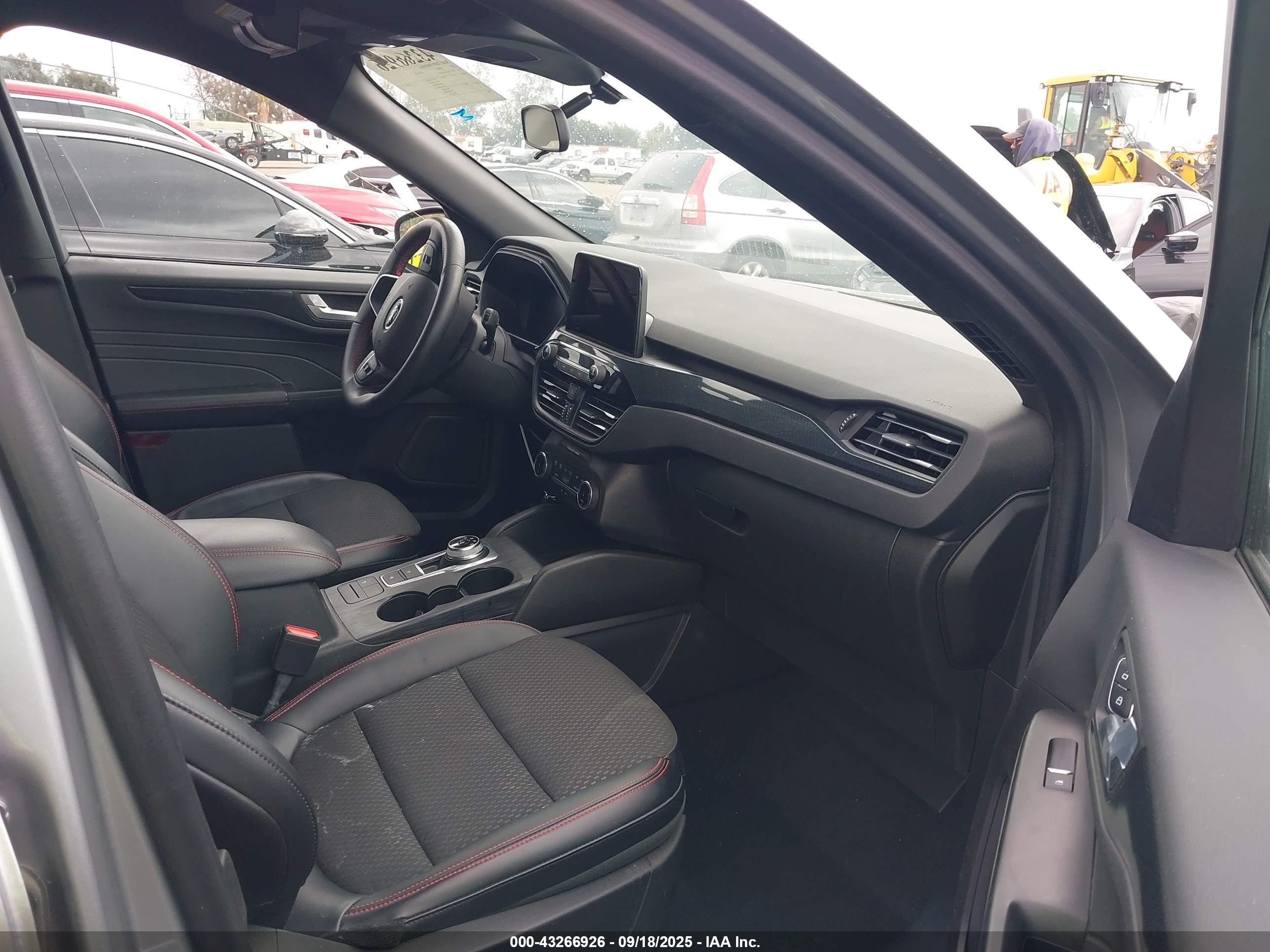 FORD ESCAPE image 5