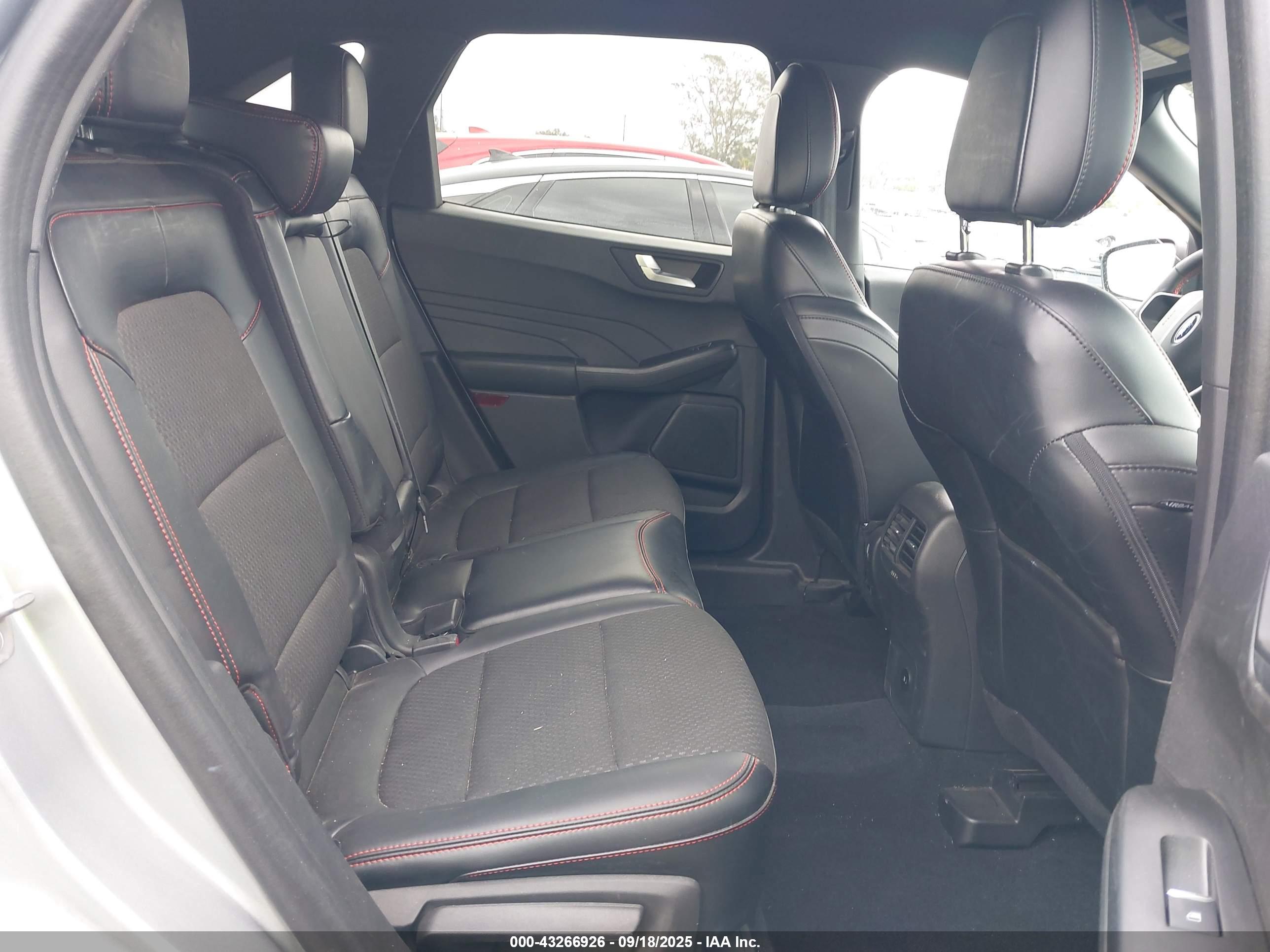 FORD ESCAPE image 8