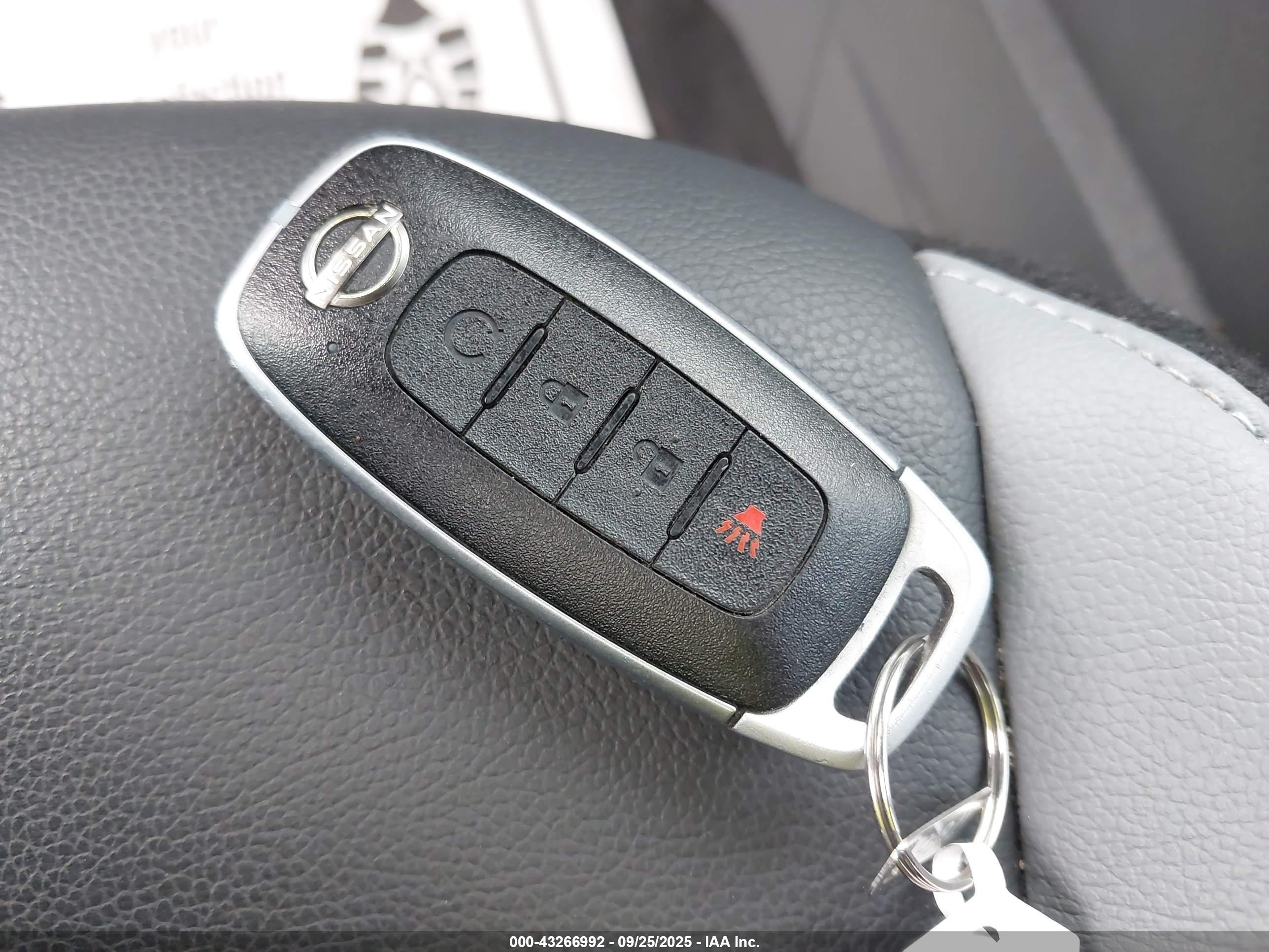 NISSAN KICKS image 11