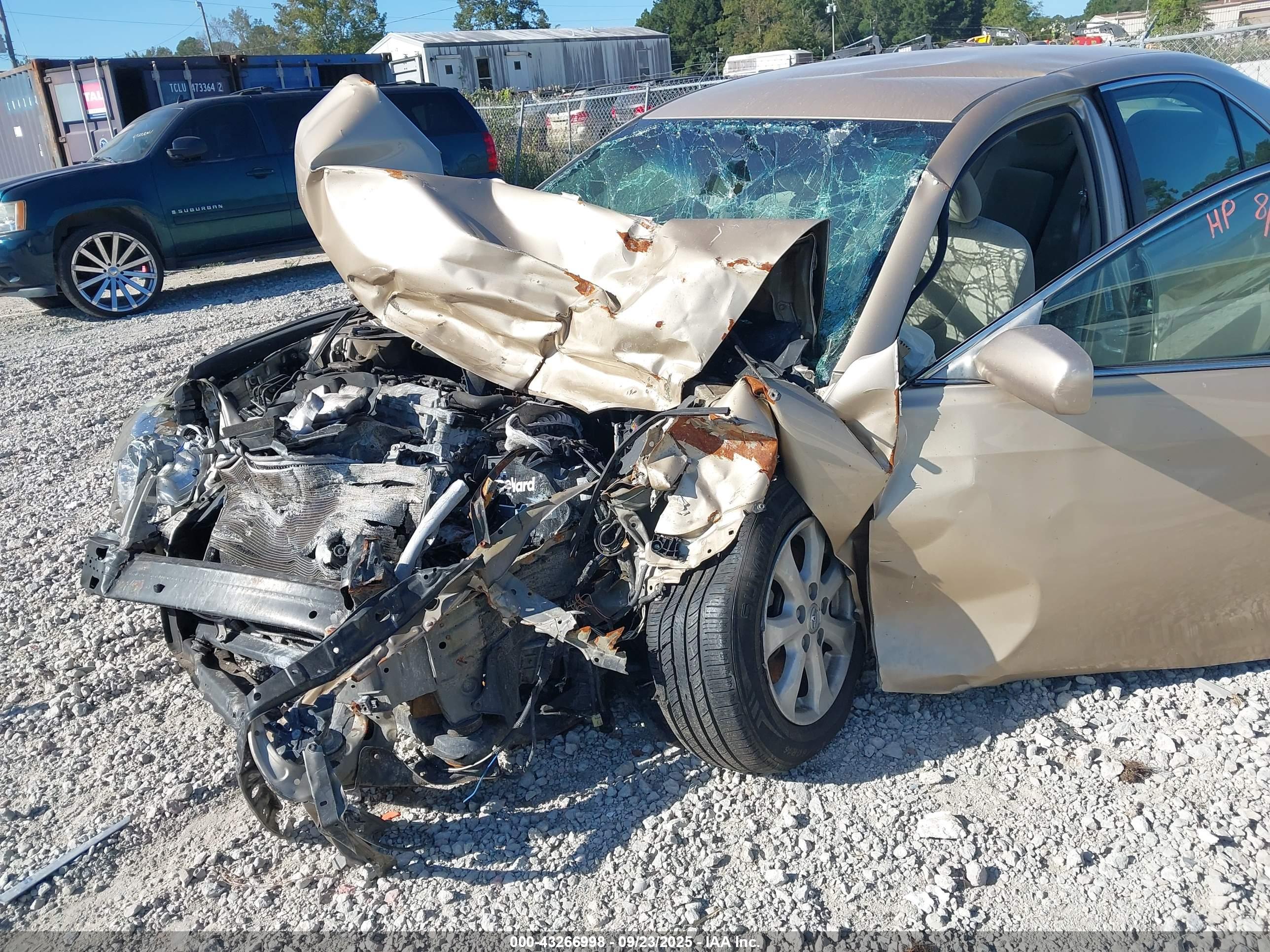 TOYOTA CAMRY image 6
