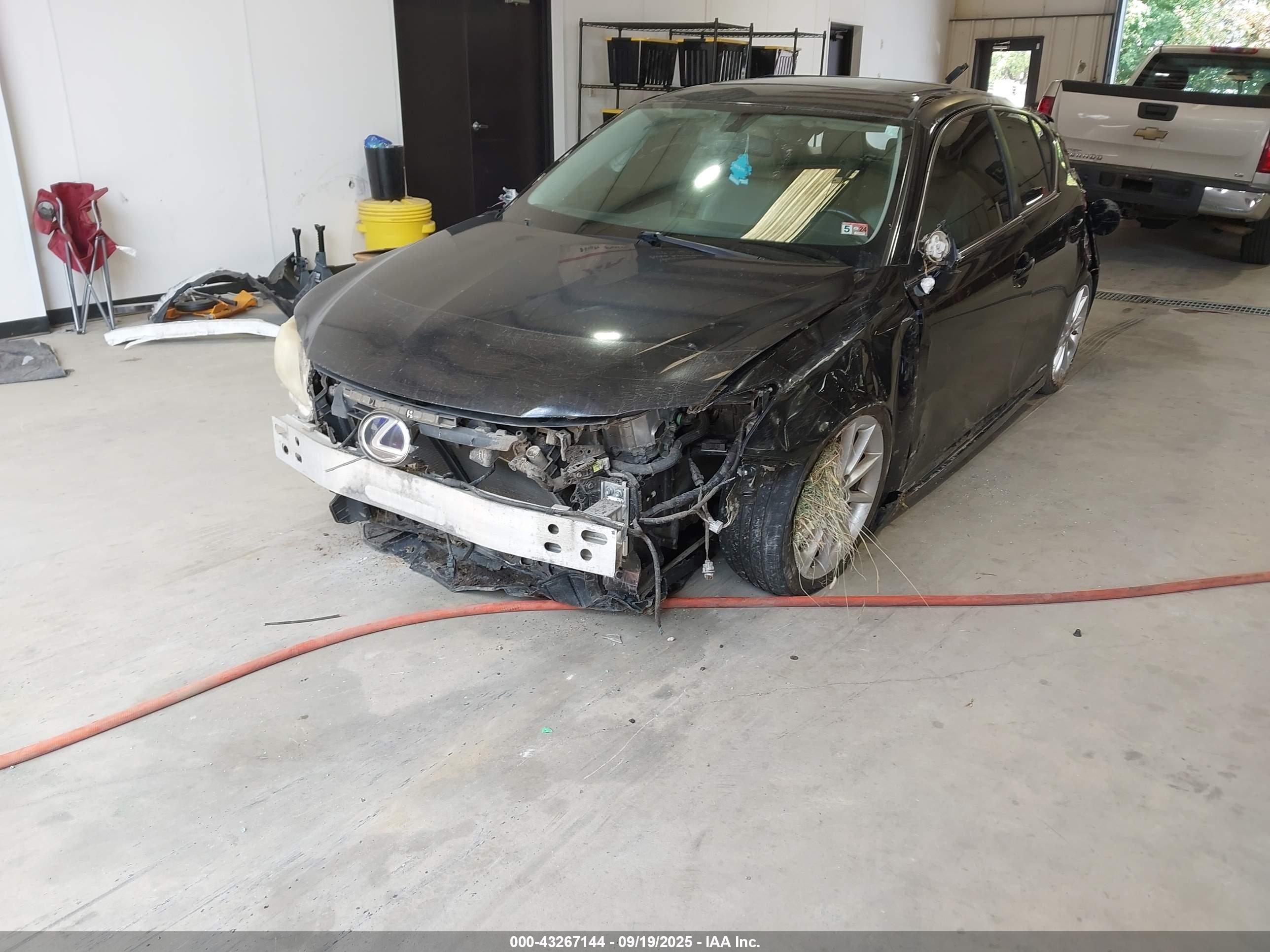 LEXUS CT image 2