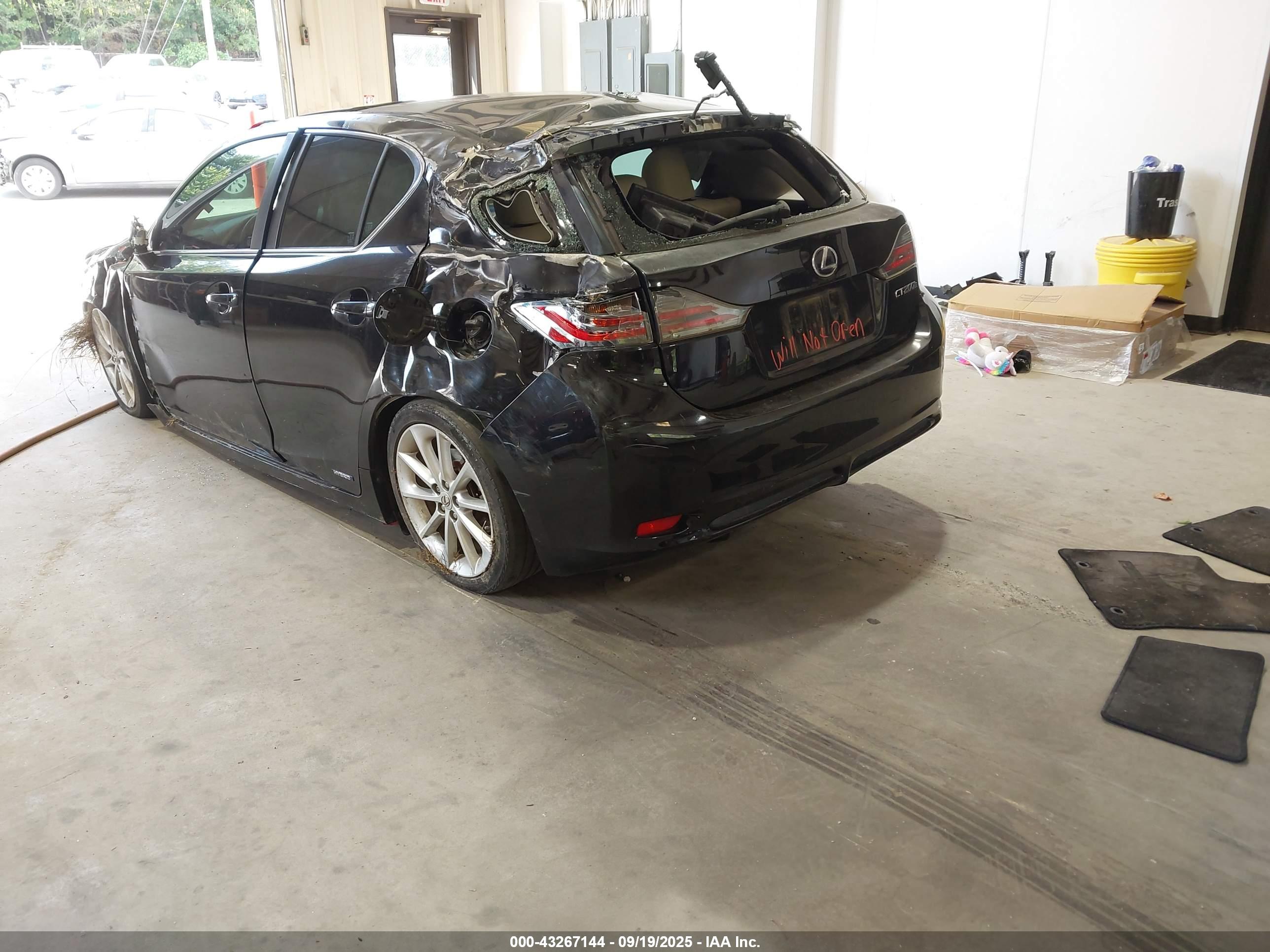 LEXUS CT image 3