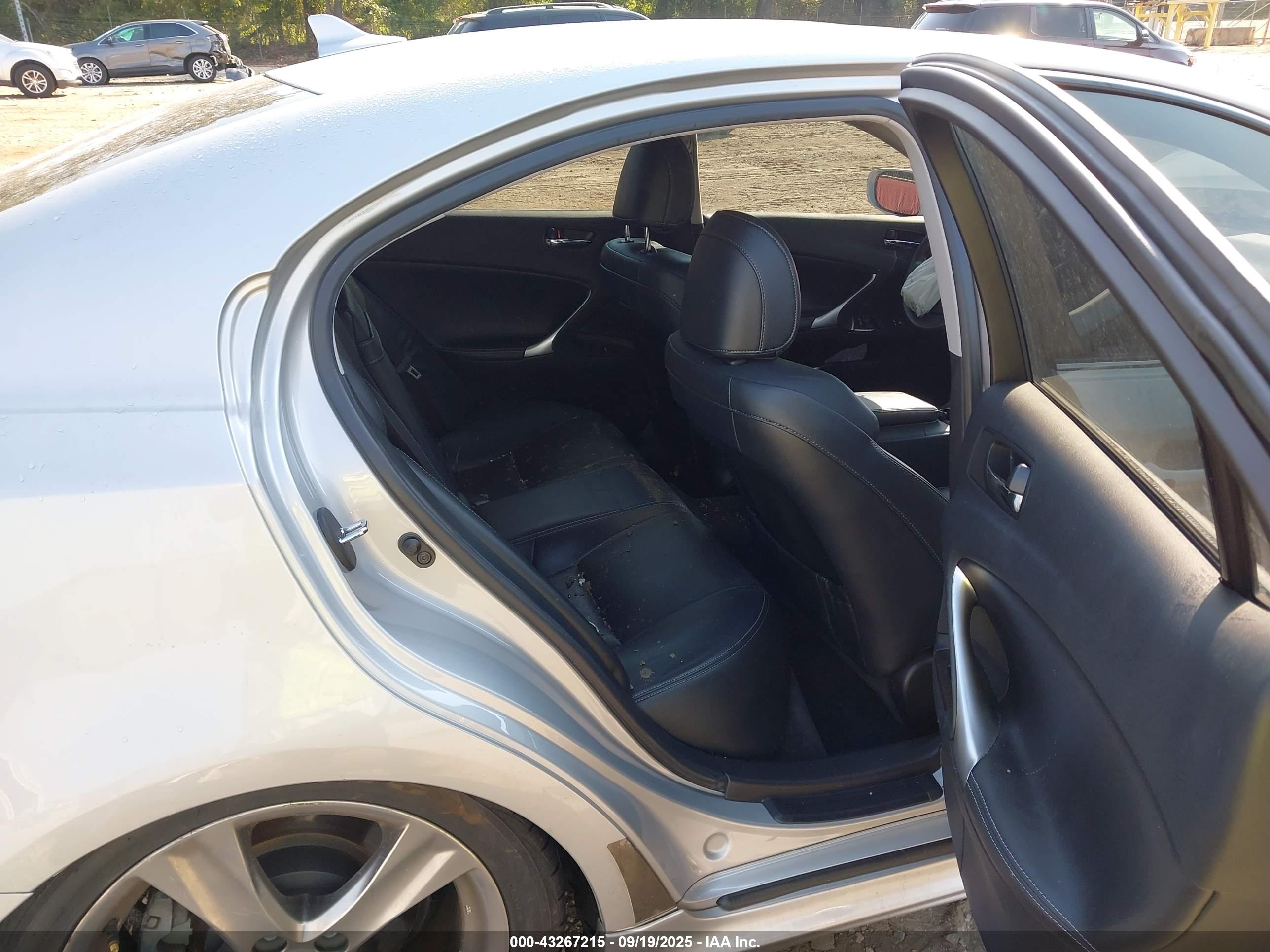 LEXUS IS image 8