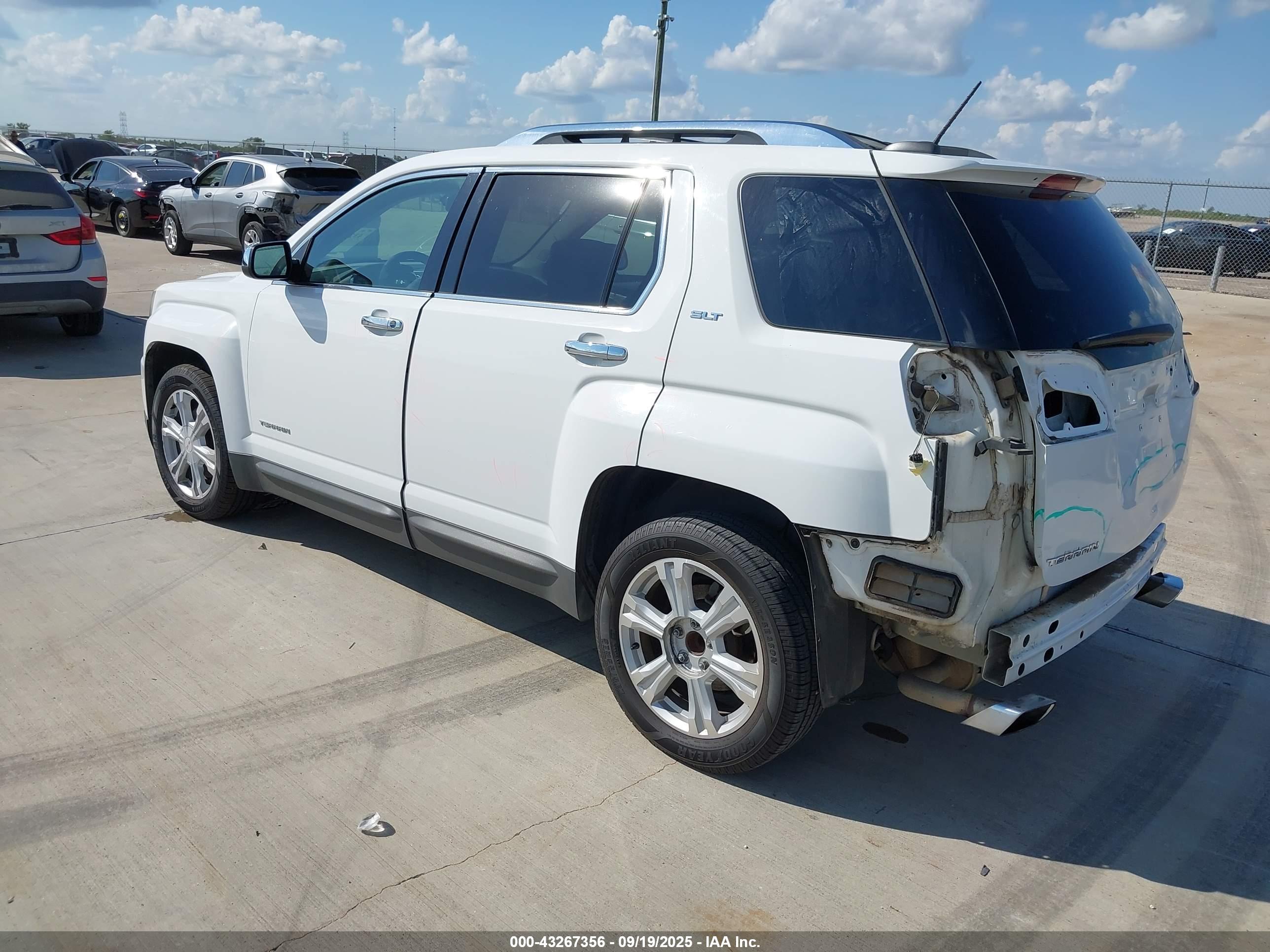 GMC TERRAIN image 3