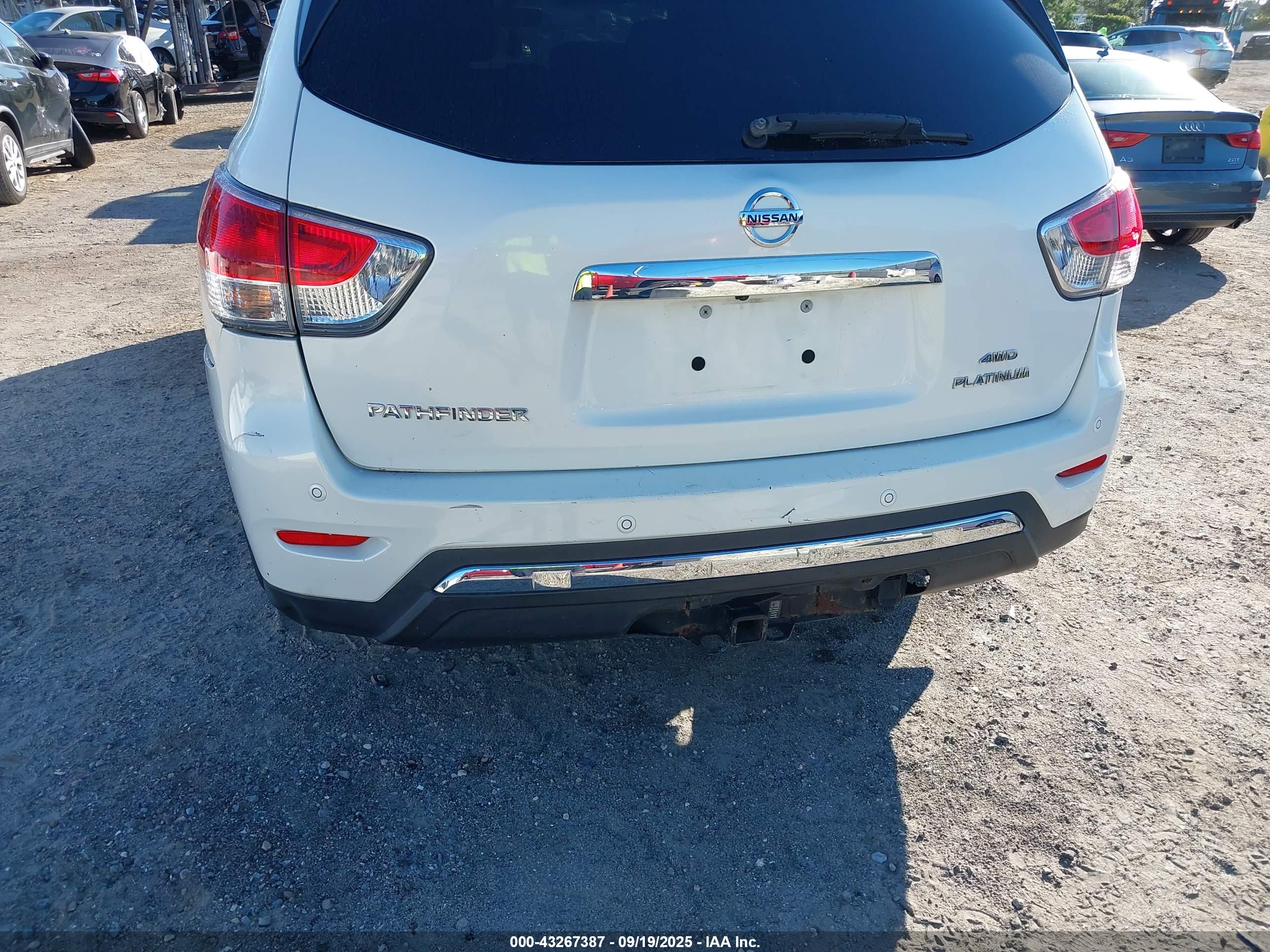 NISSAN PATHFINDER image 6