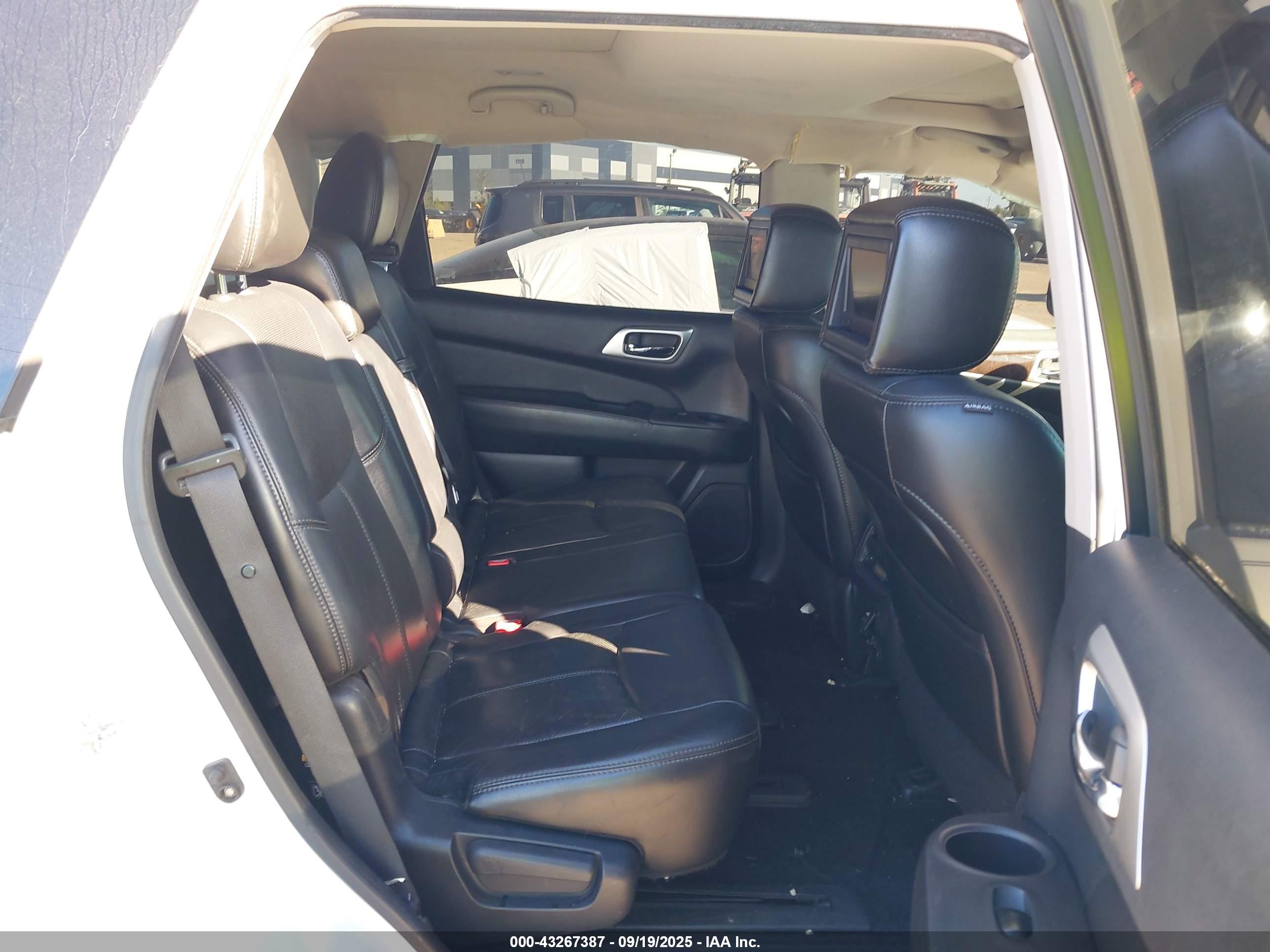 NISSAN PATHFINDER image 8