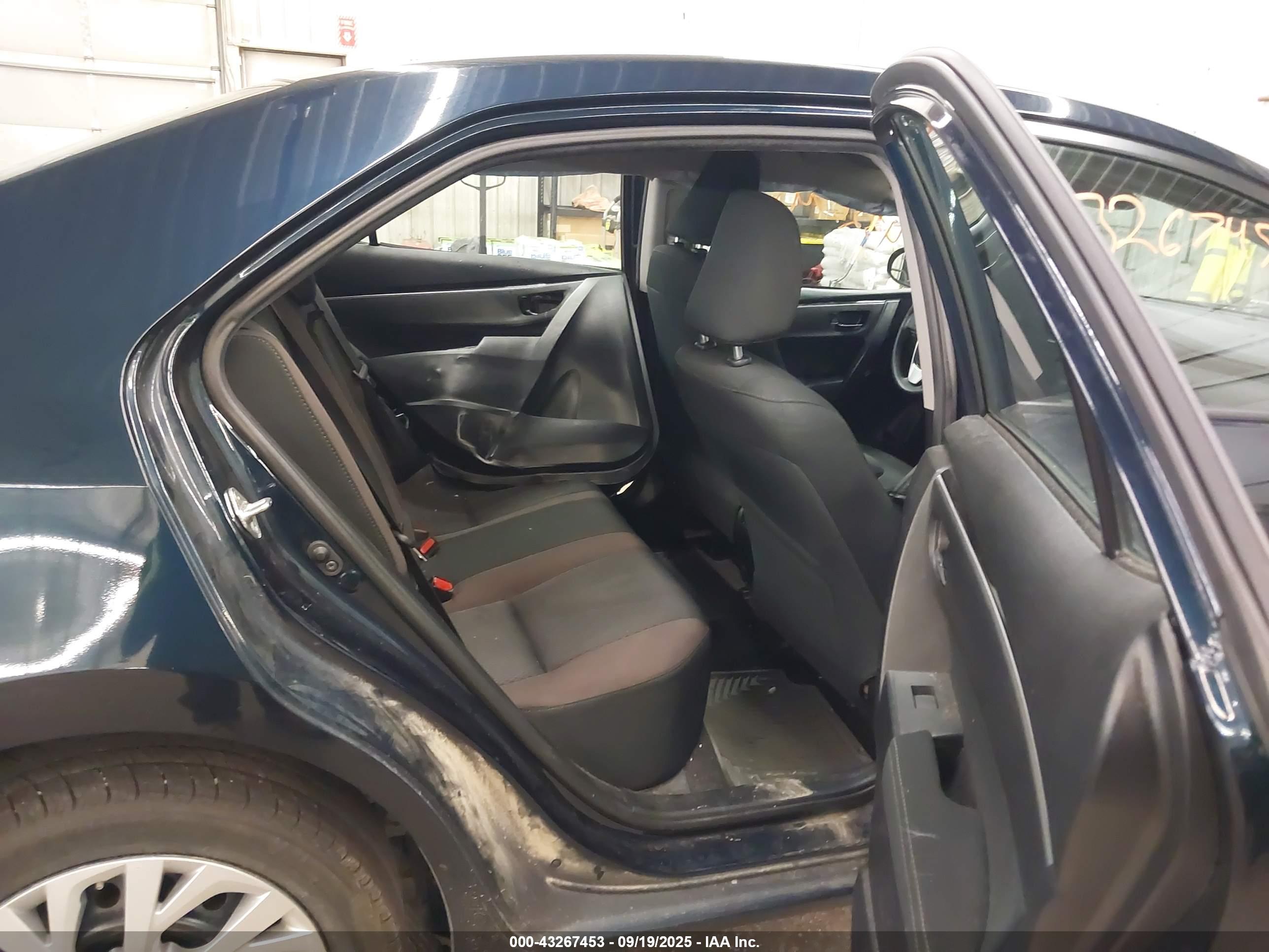 TOYOTA COROLLA image 8
