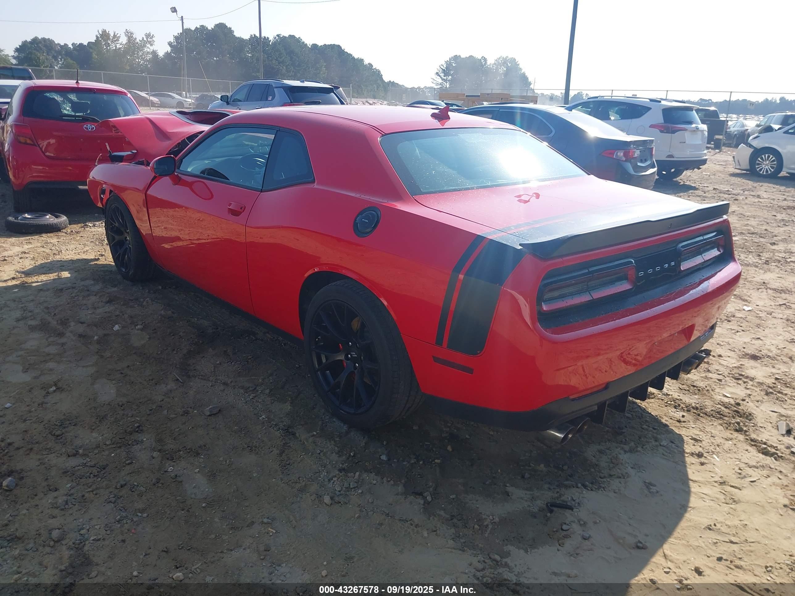 DODGE CHALLENGER image 3