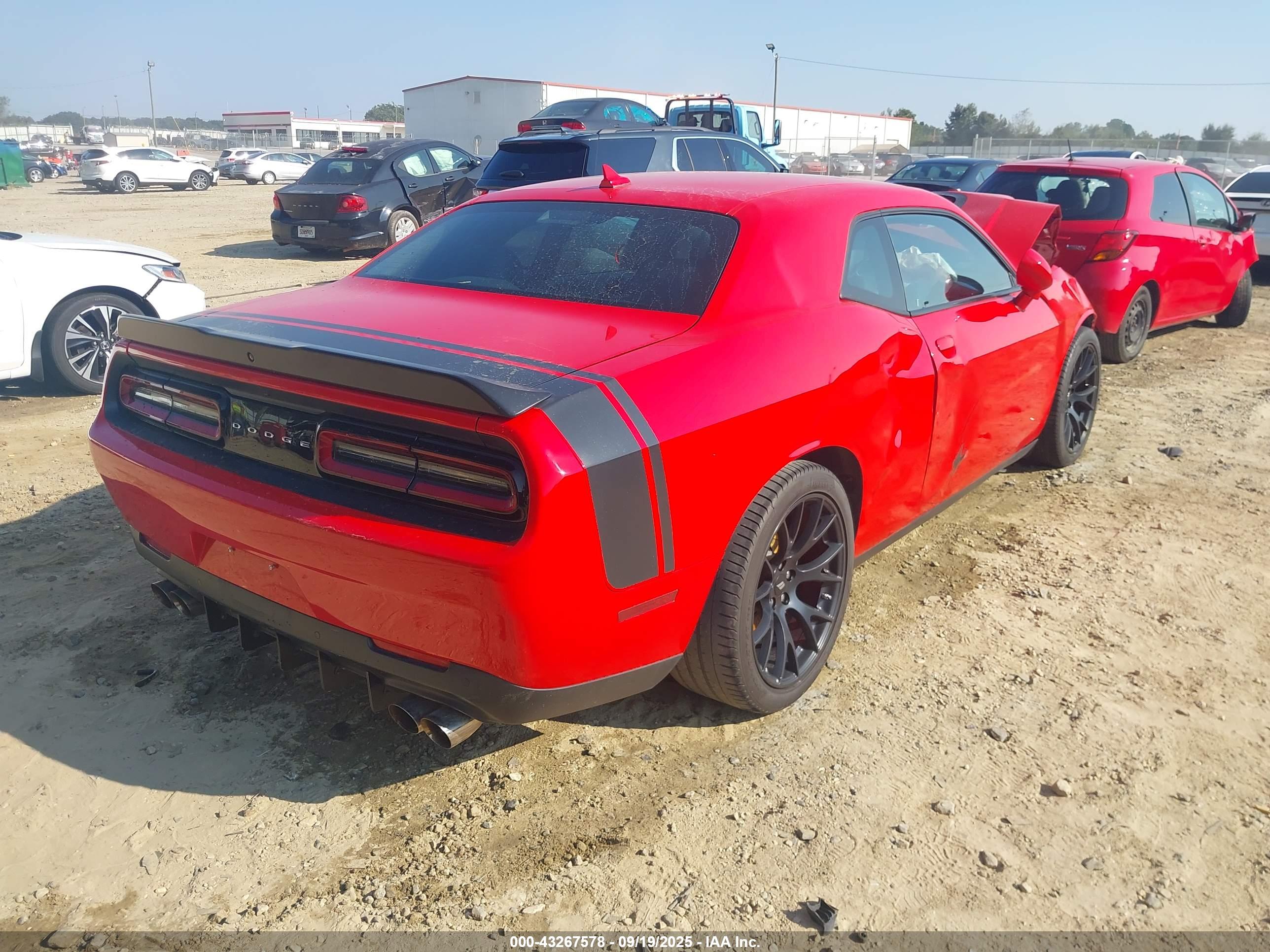 DODGE CHALLENGER image 4