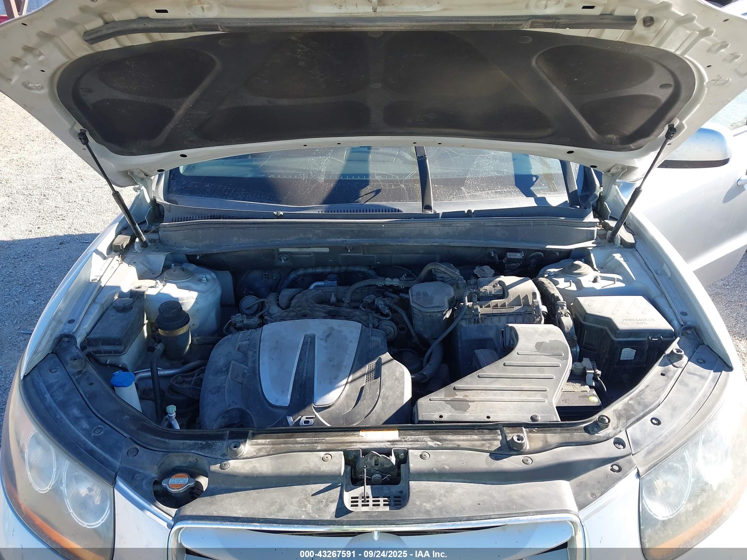 HYUNDAI SANTA image 10