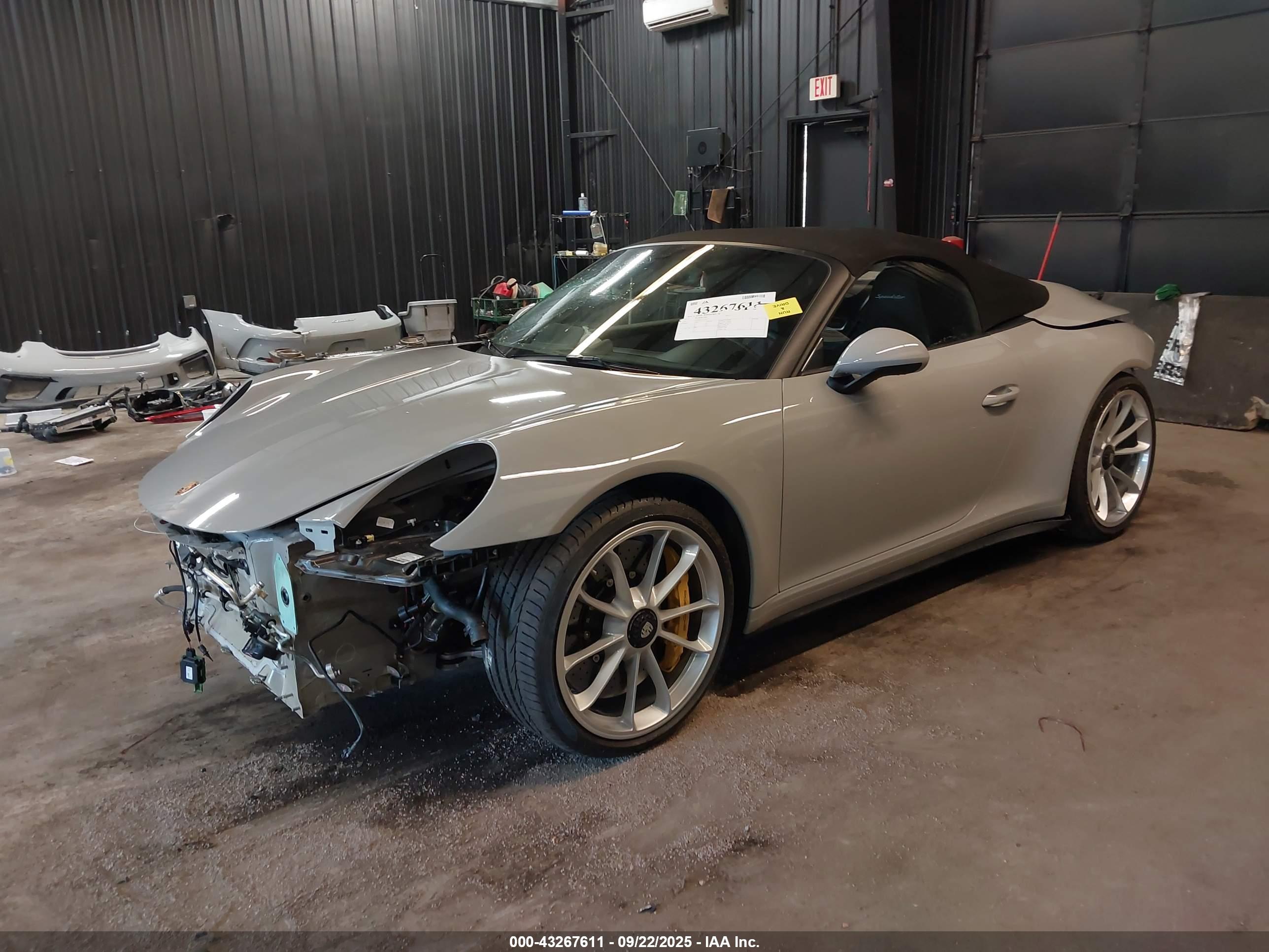 PORSCHE 911 image 2