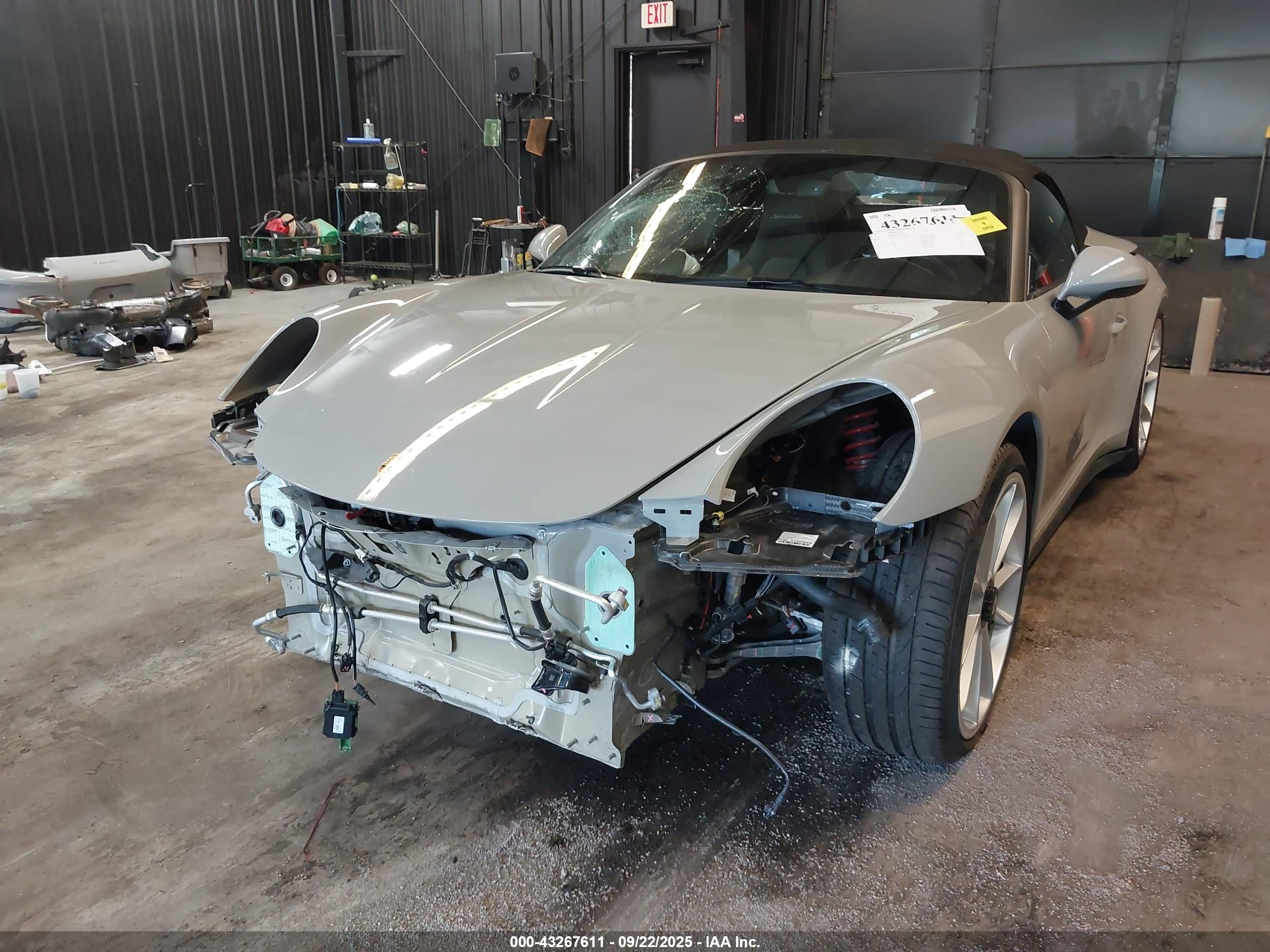 PORSCHE 911 image 6