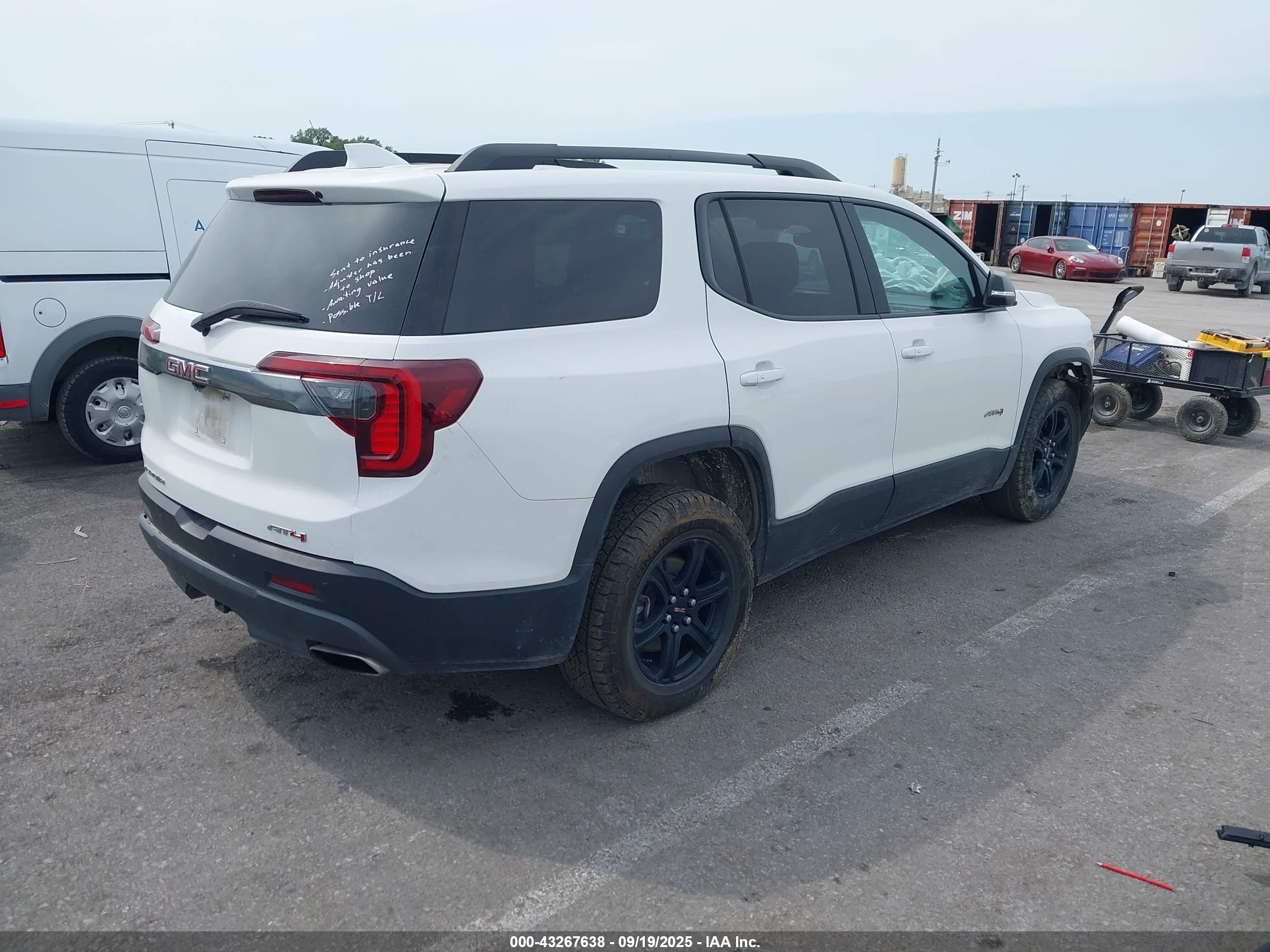 GMC ACADIA image 4