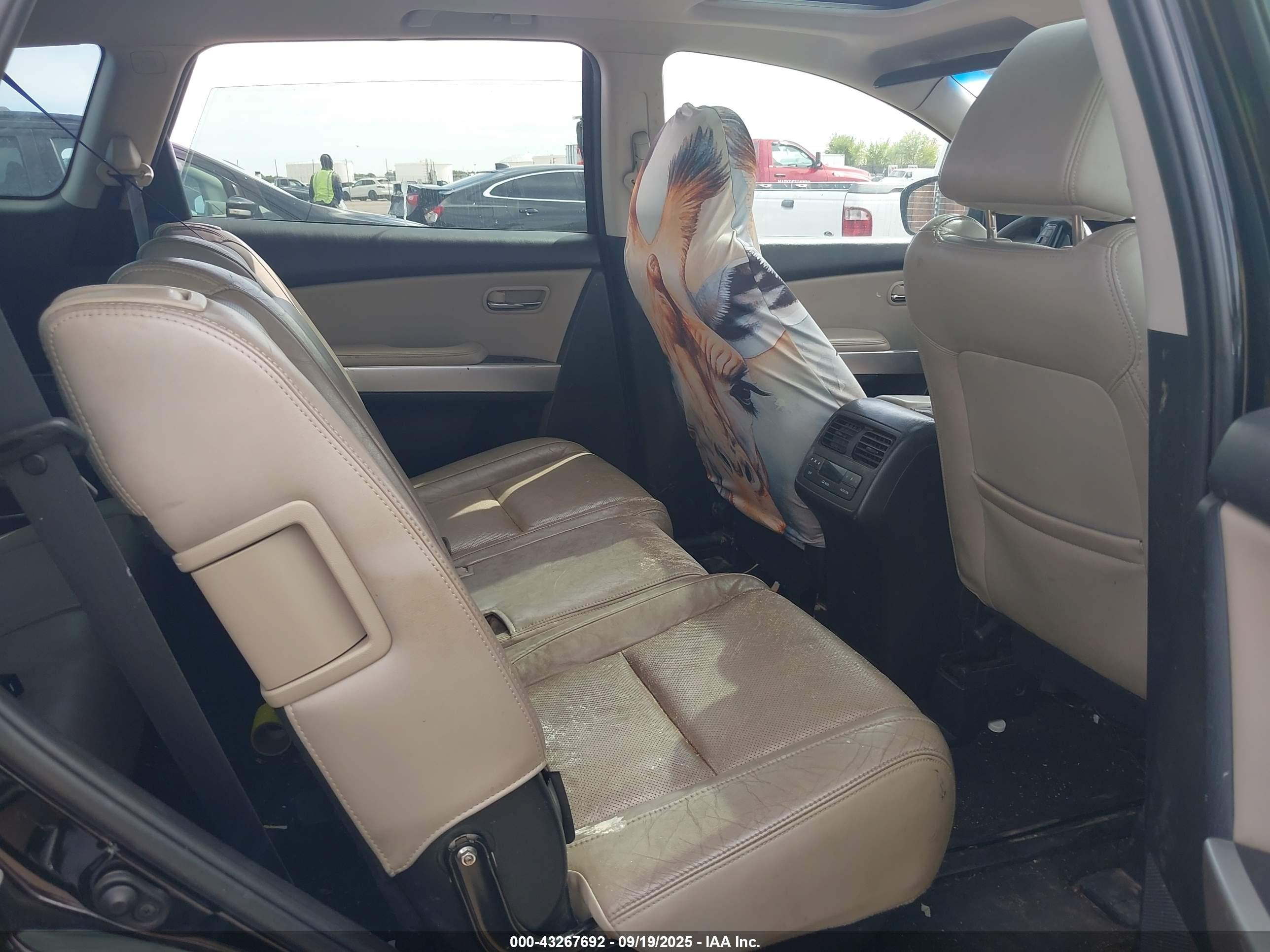 MAZDA CX-9 image 8