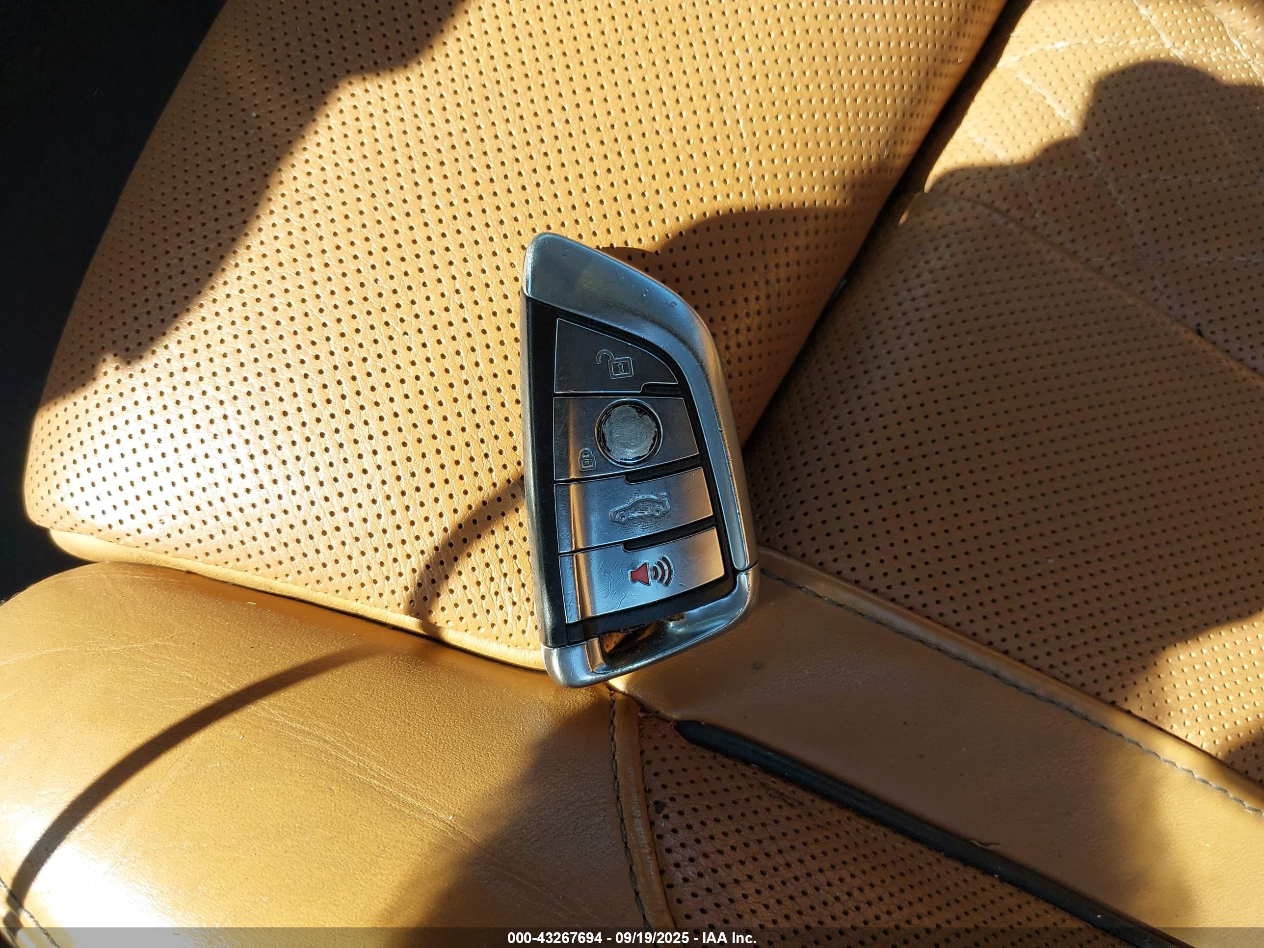 BMW 750I image 11