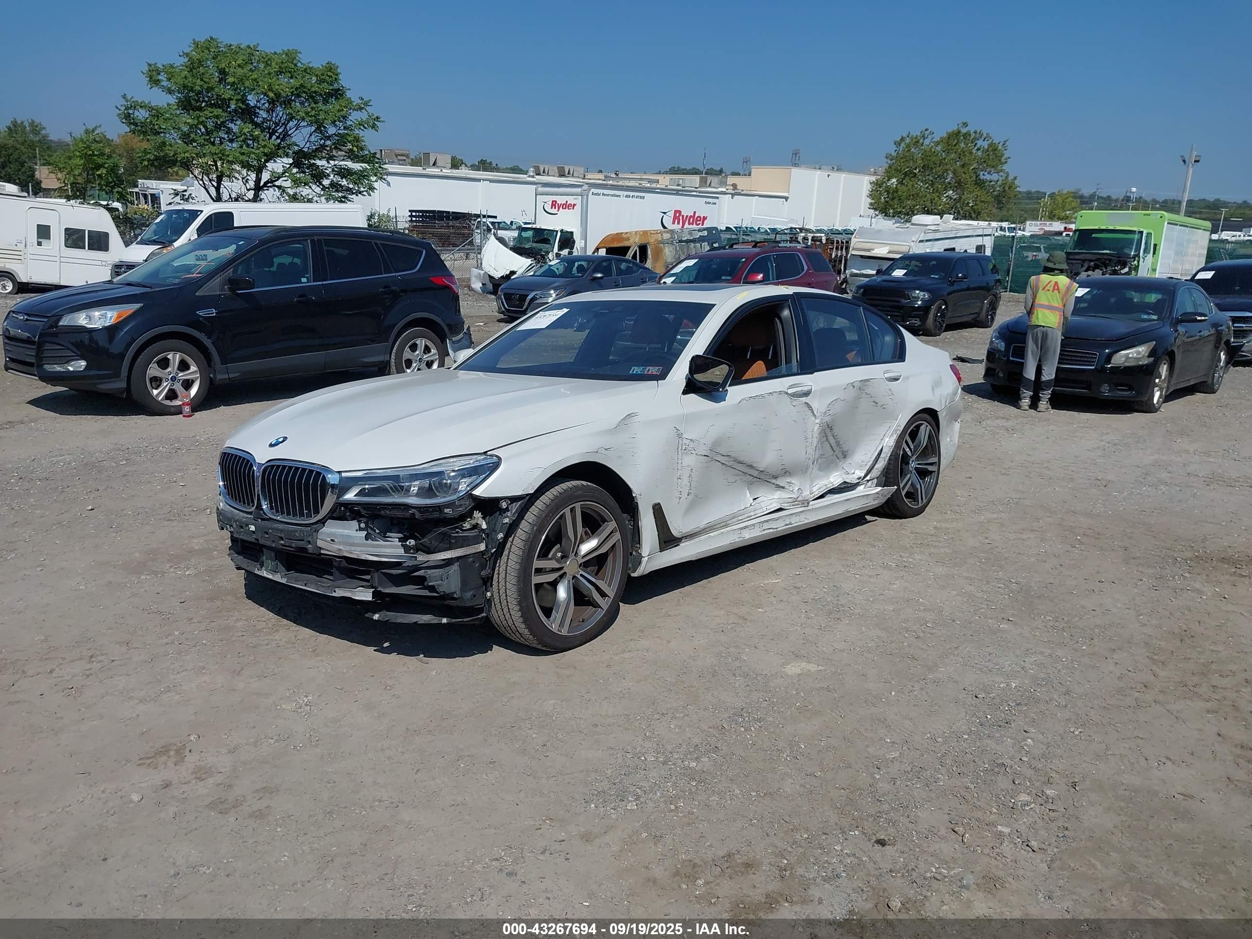 BMW 750I image 2