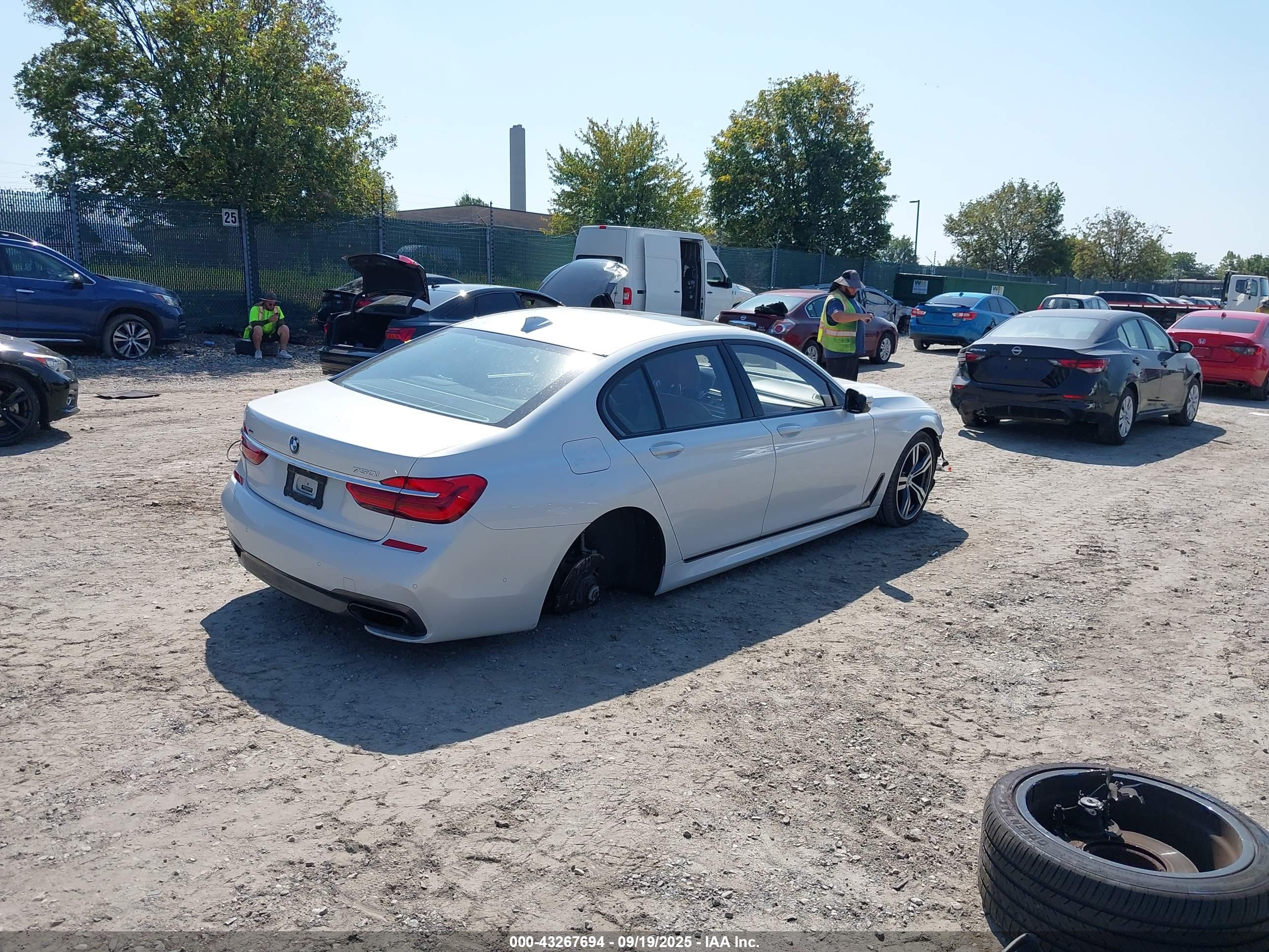 BMW 750I image 4
