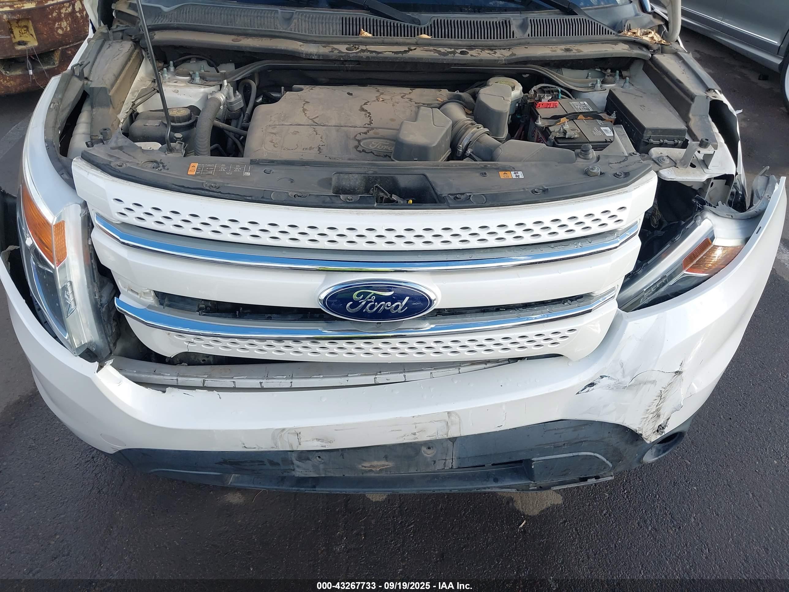 FORD EXPLORER image 10