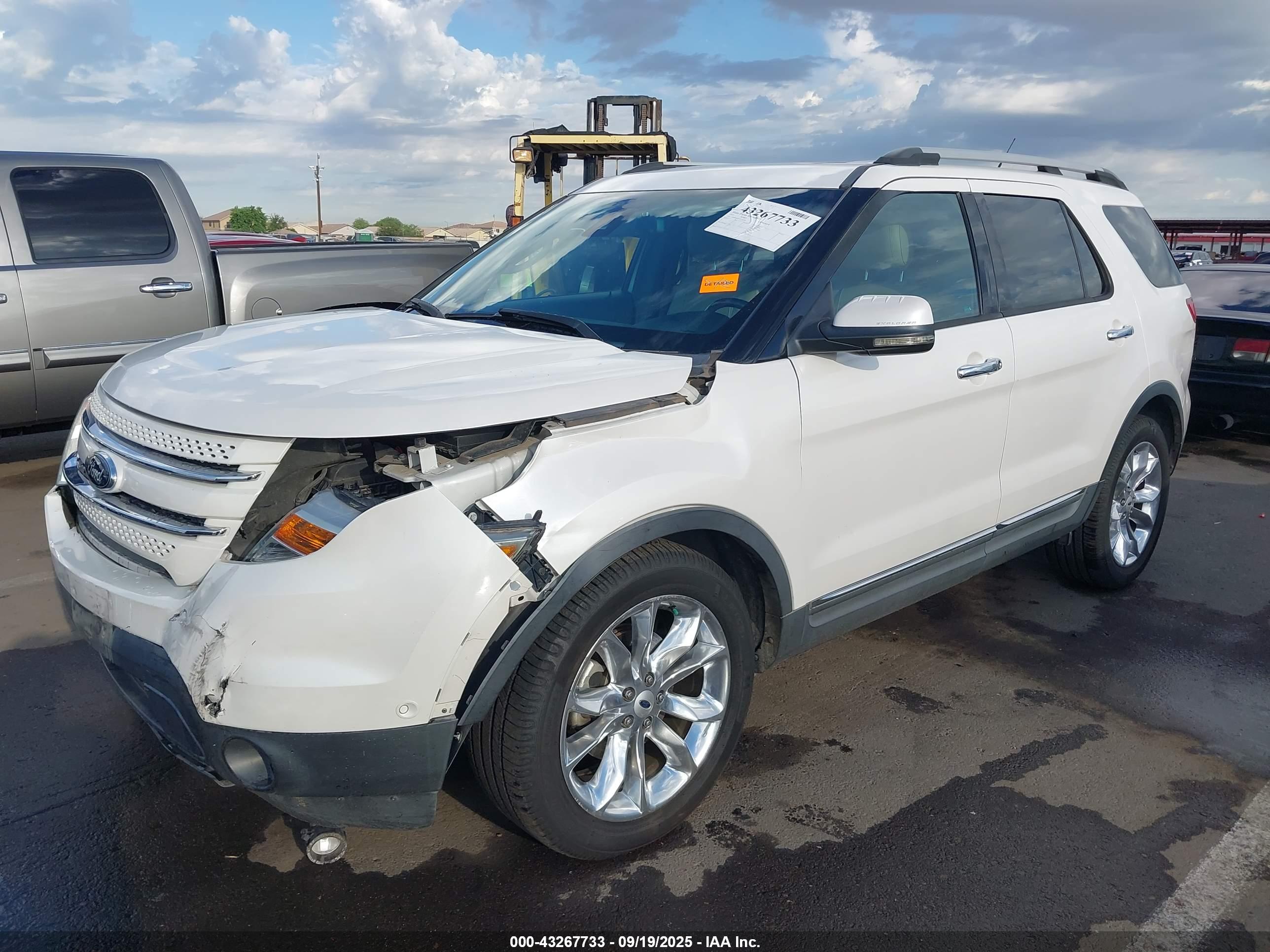 FORD EXPLORER image 2