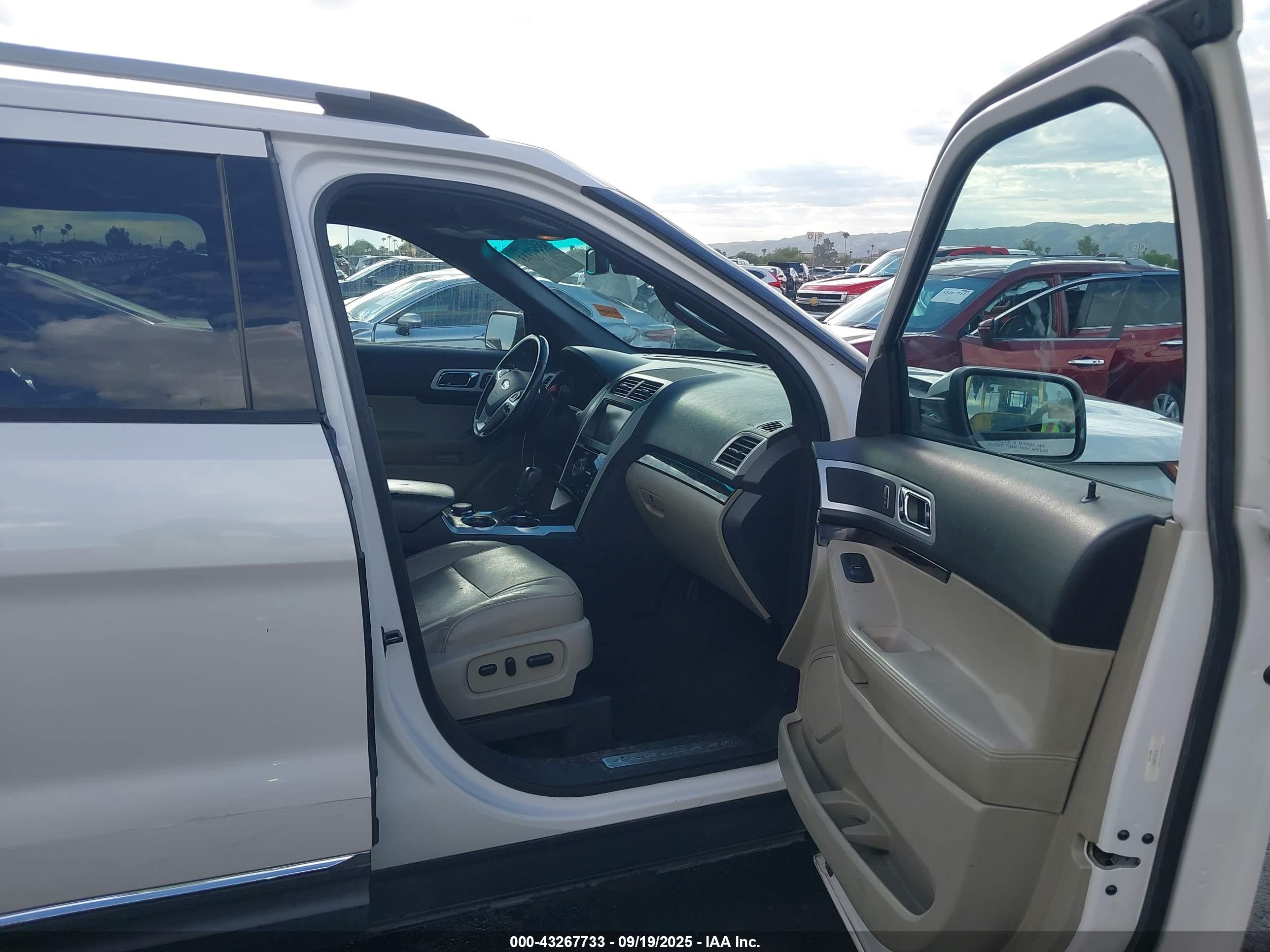 FORD EXPLORER image 5
