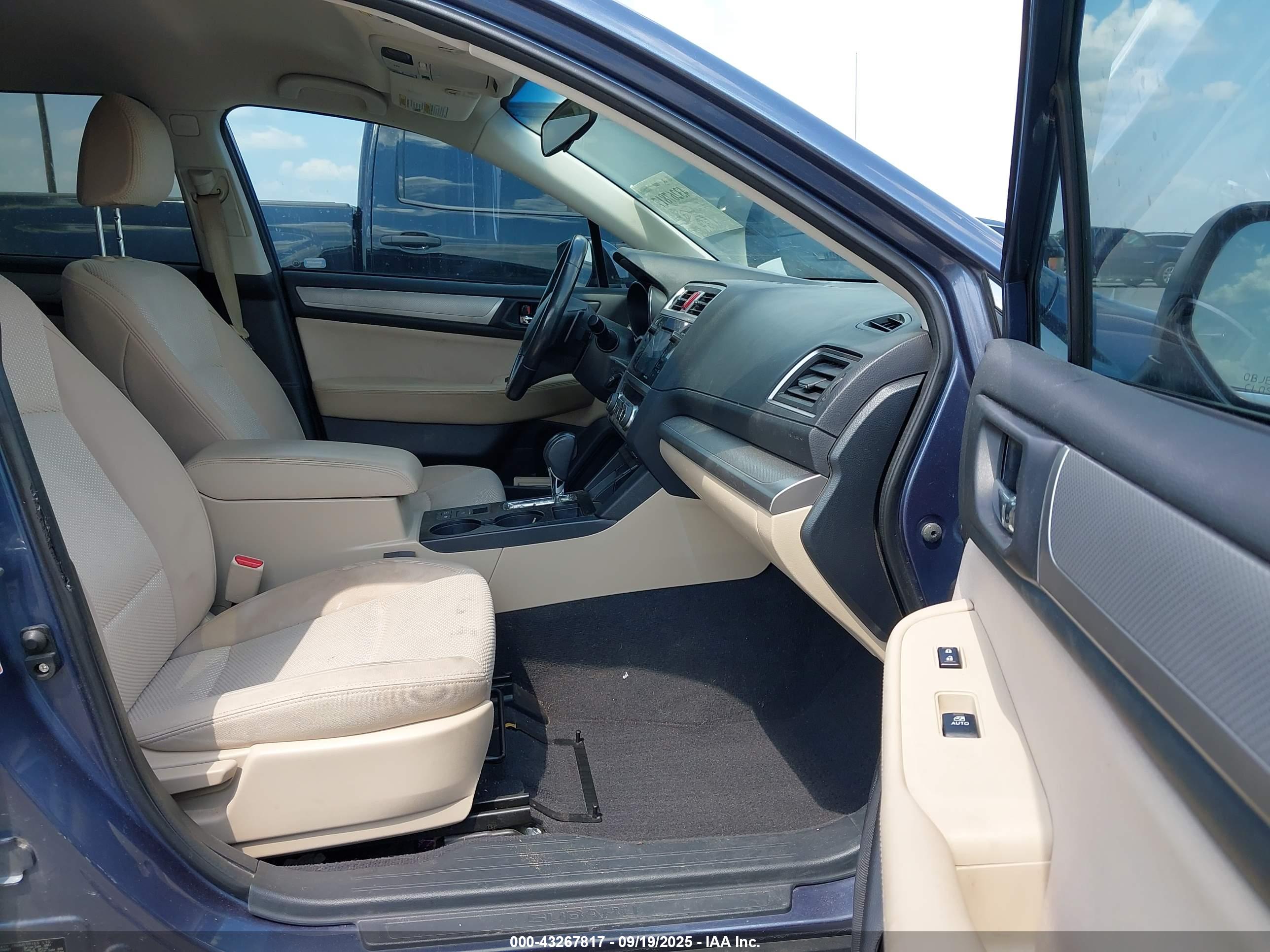 SUBARU OUTBACK image 5