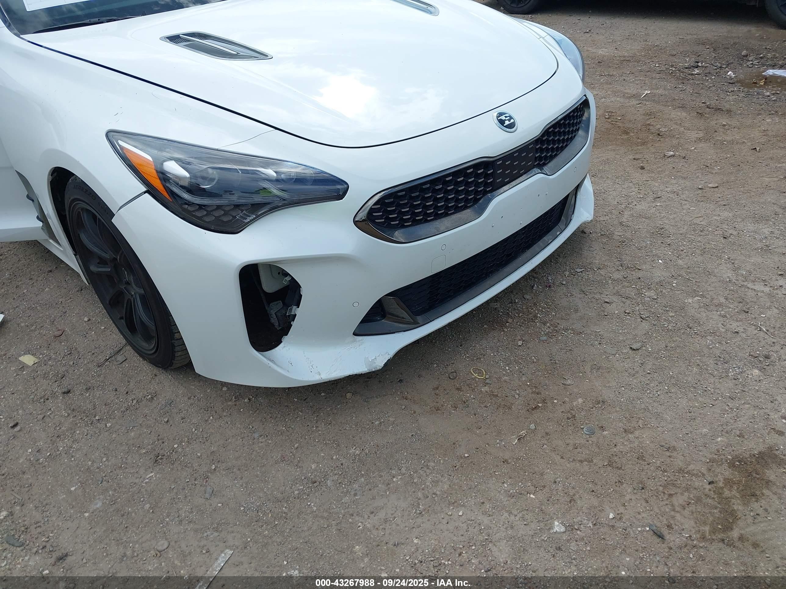 KIA STINGER image 6