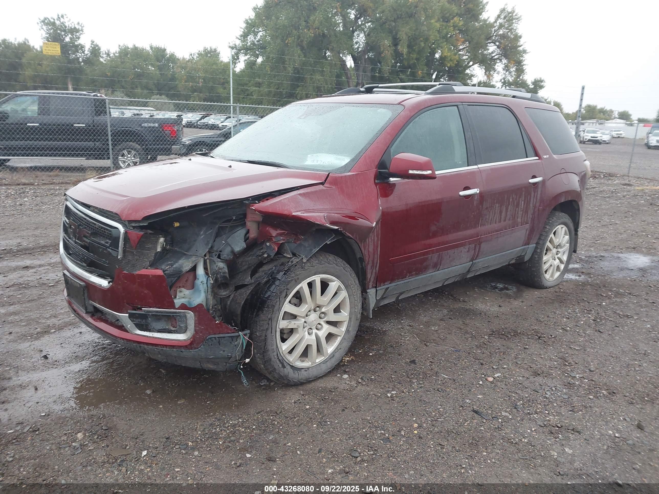 GMC ACADIA image 2