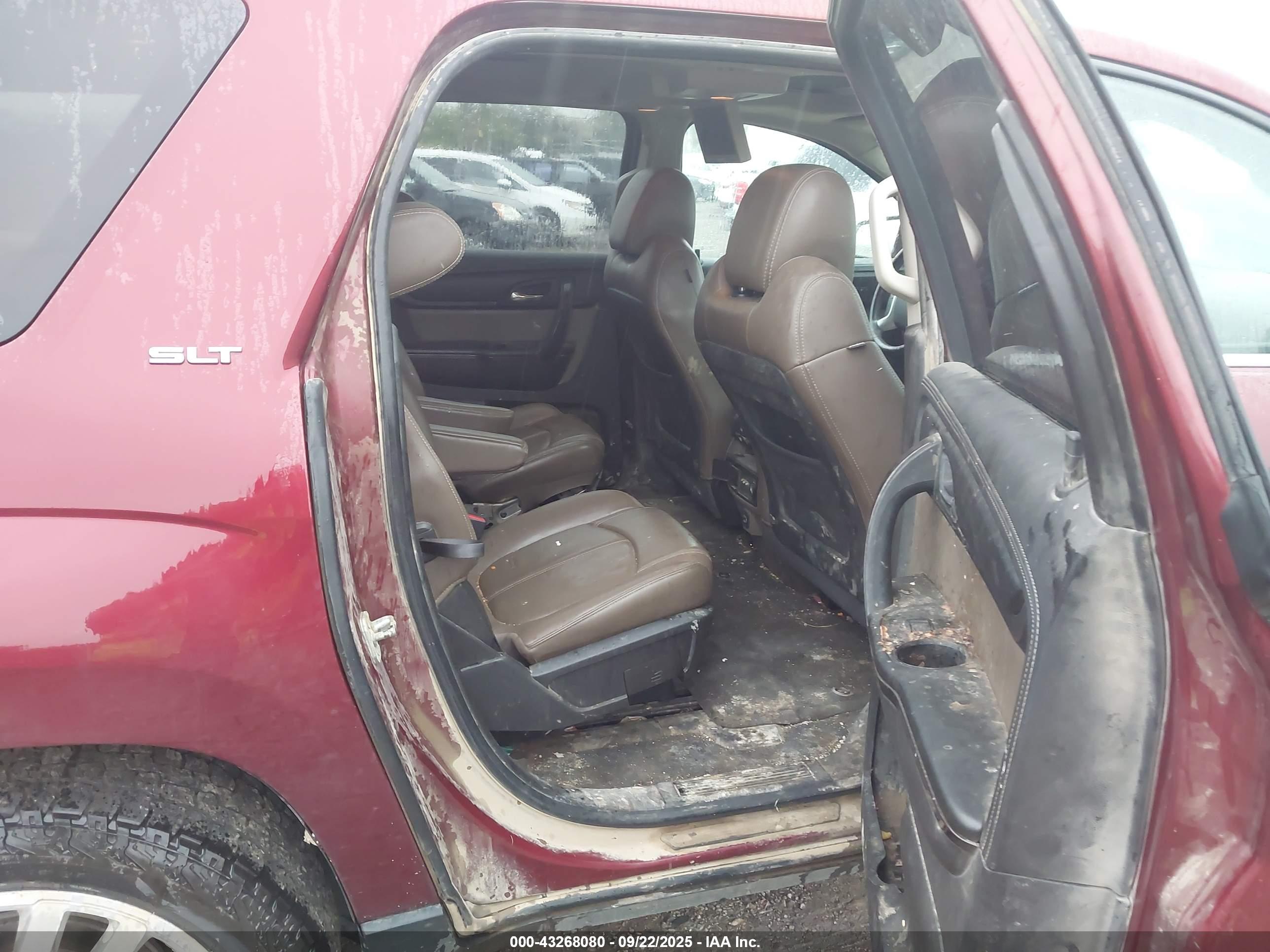 GMC ACADIA image 8