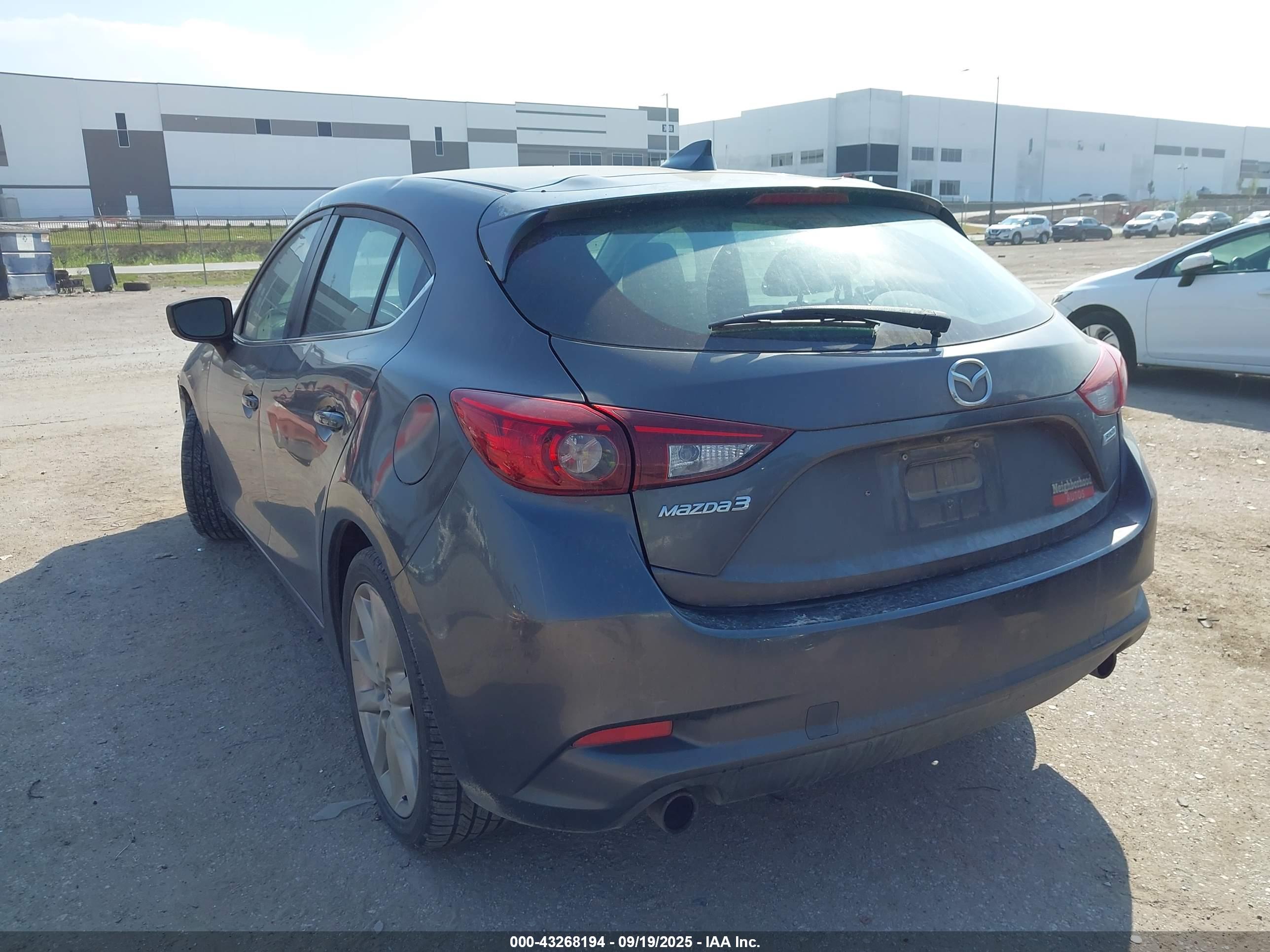 MAZDA MAZDA3 image 3
