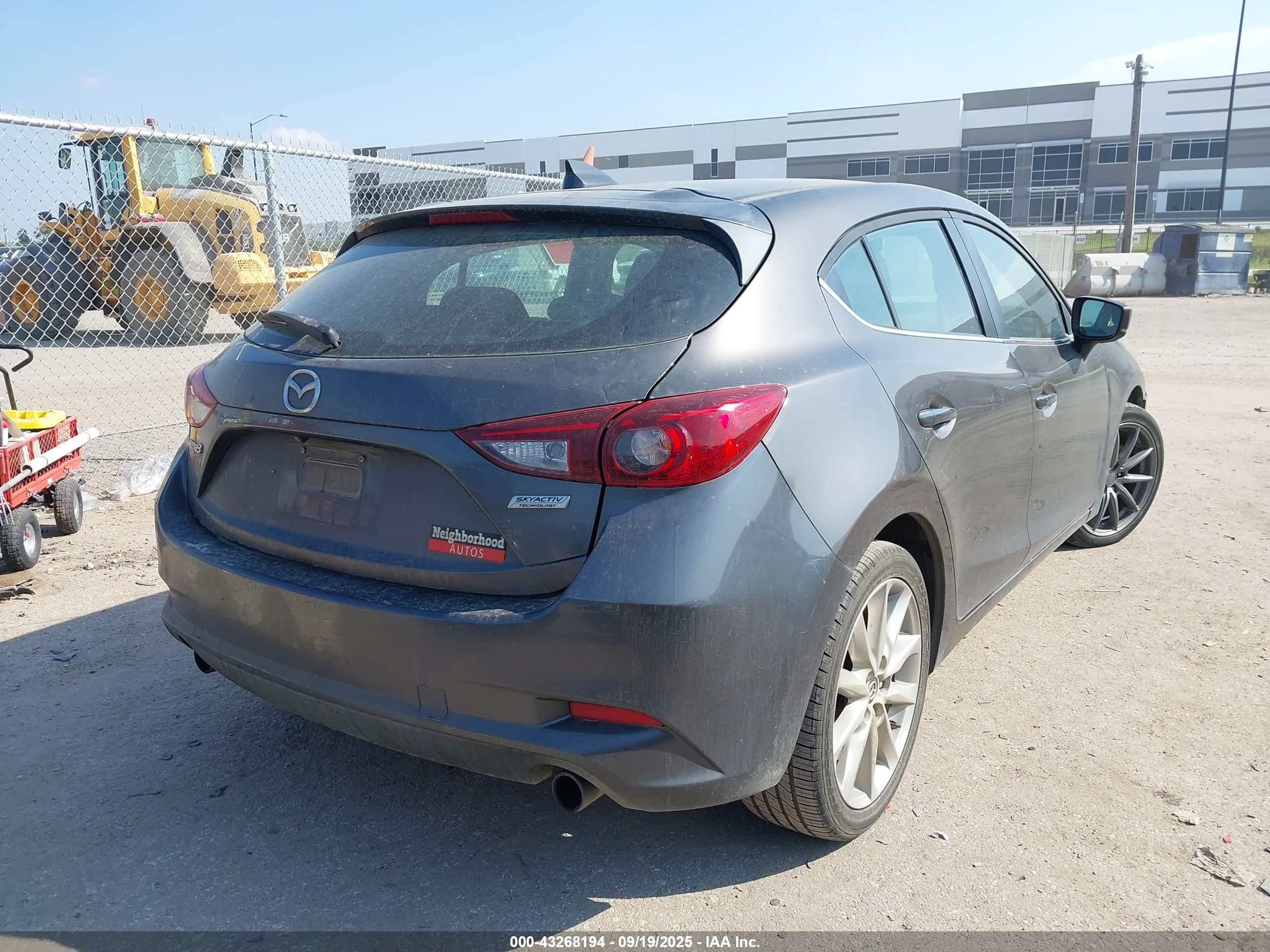 MAZDA MAZDA3 image 4