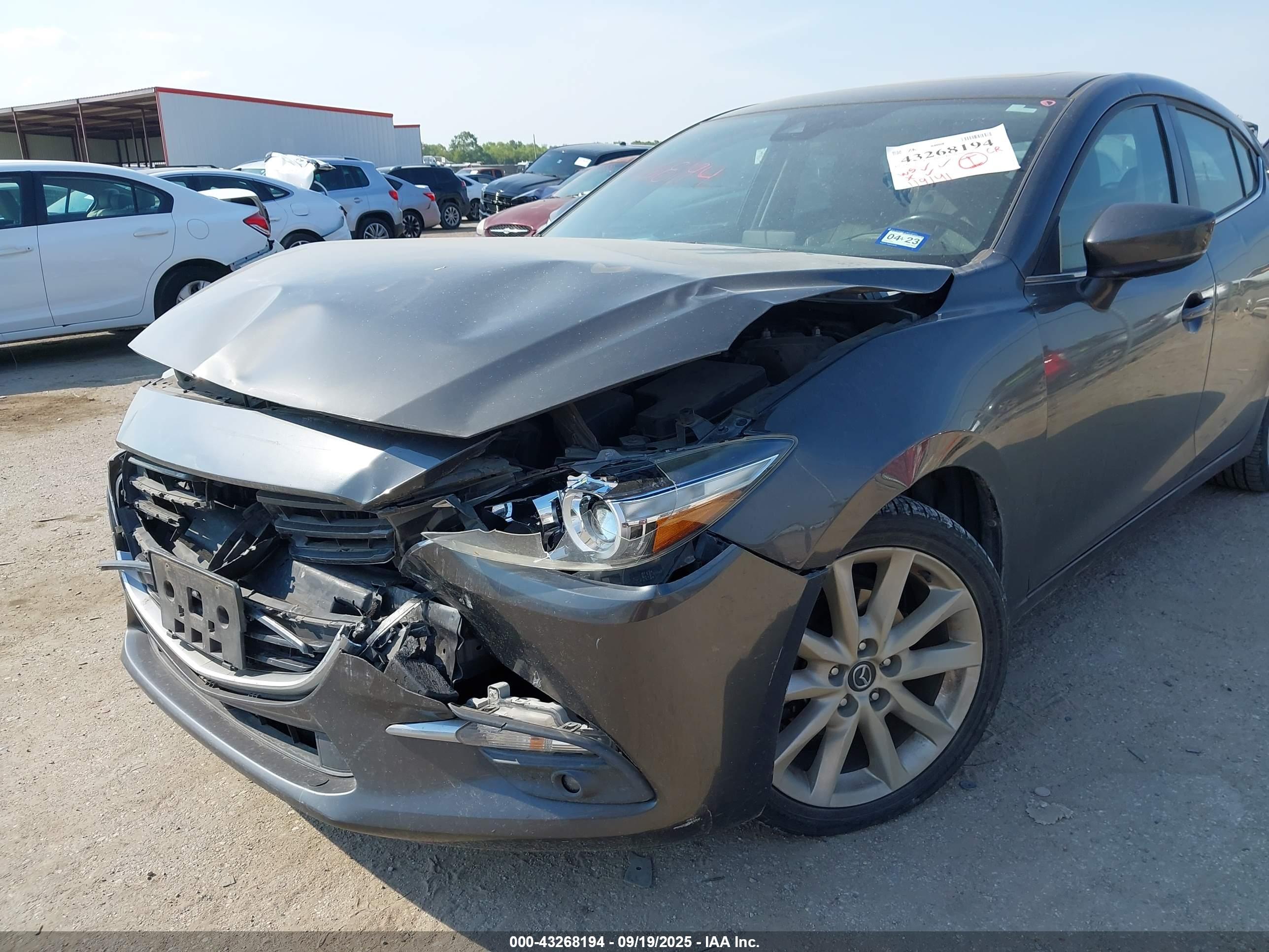 MAZDA MAZDA3 image 6
