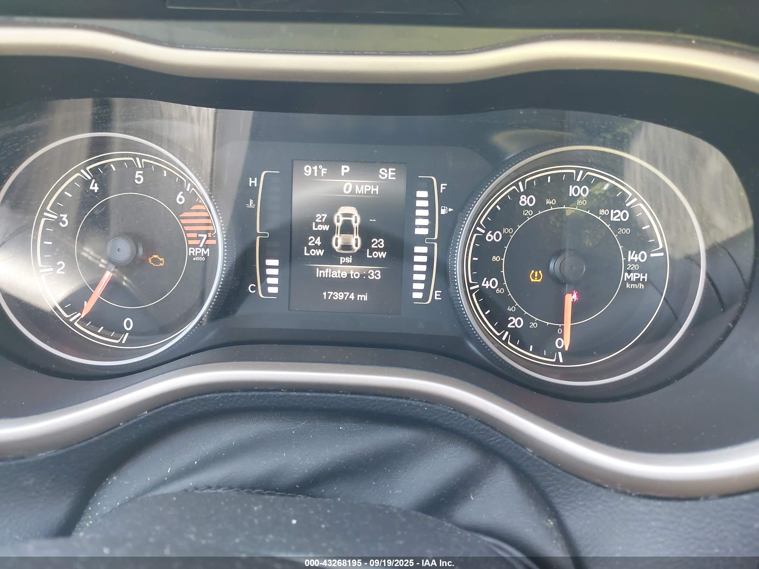 JEEP CHEROKEE image 7