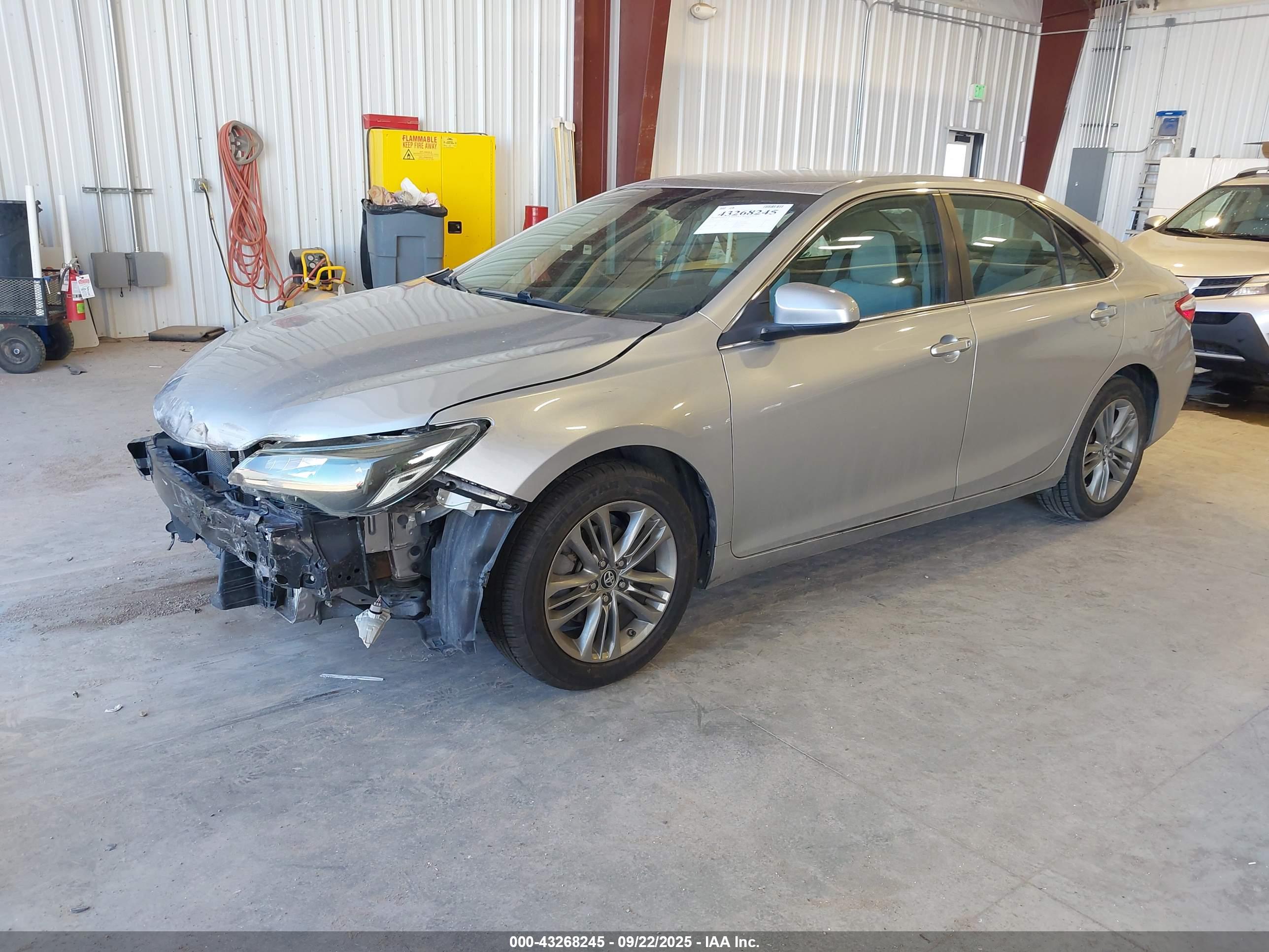 TOYOTA CAMRY image 2