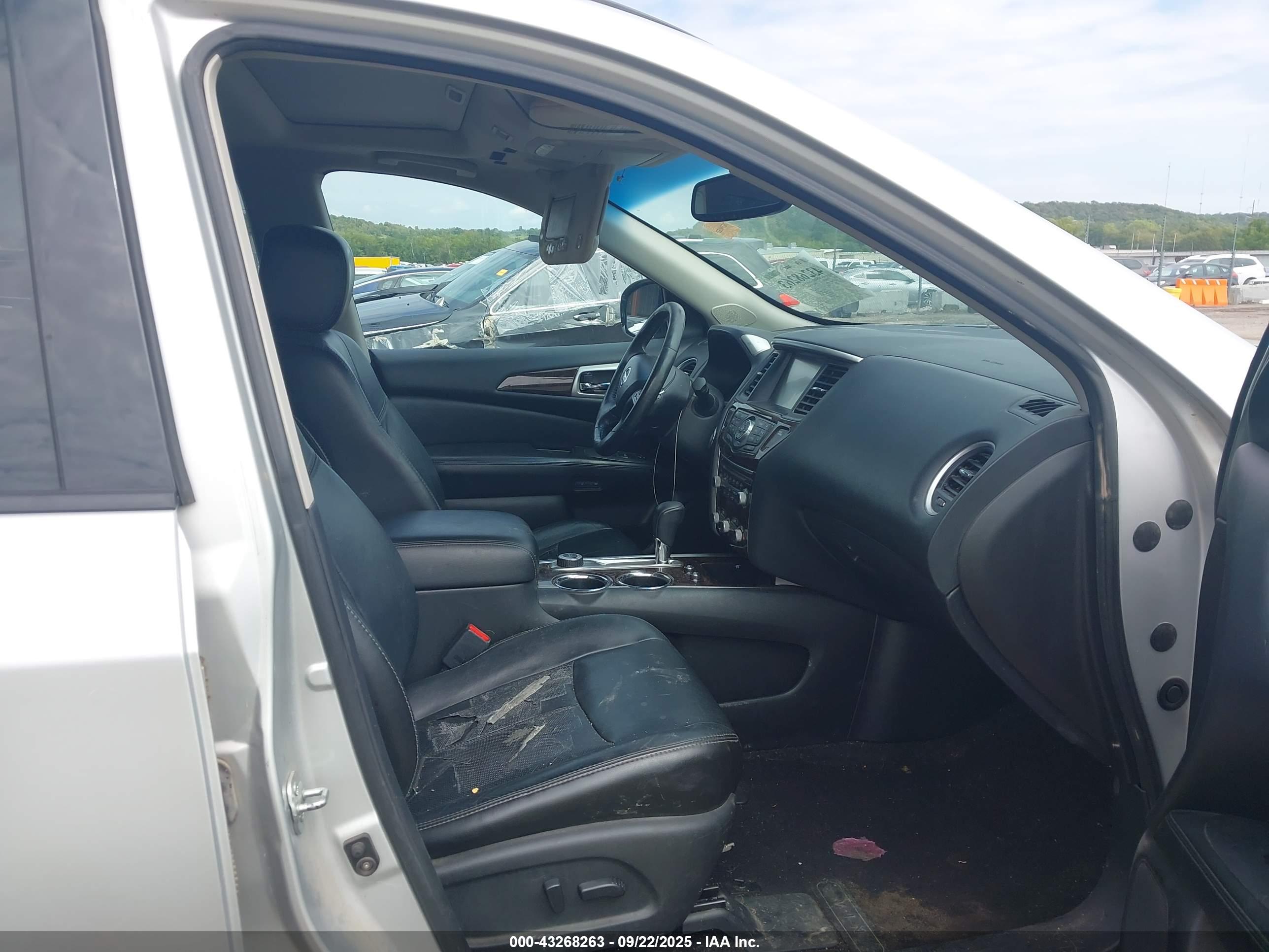 NISSAN PATHFINDER image 5