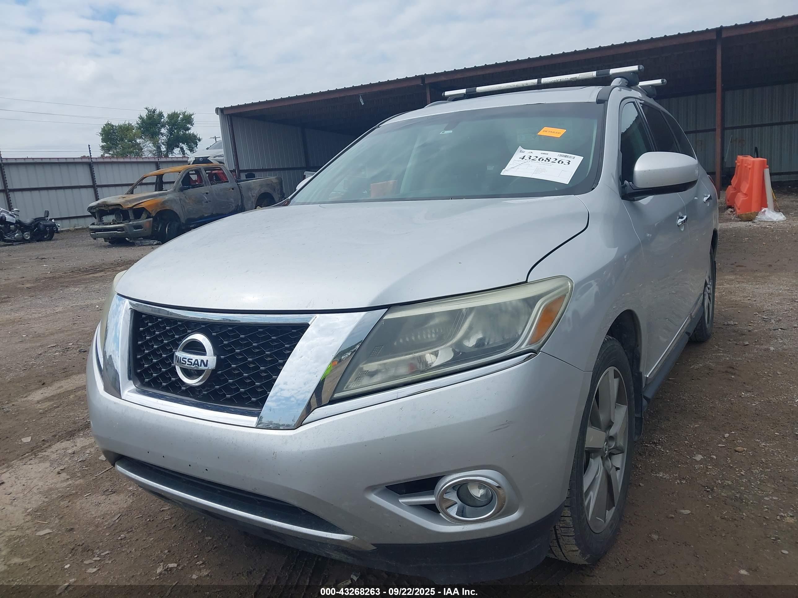 NISSAN PATHFINDER image 6