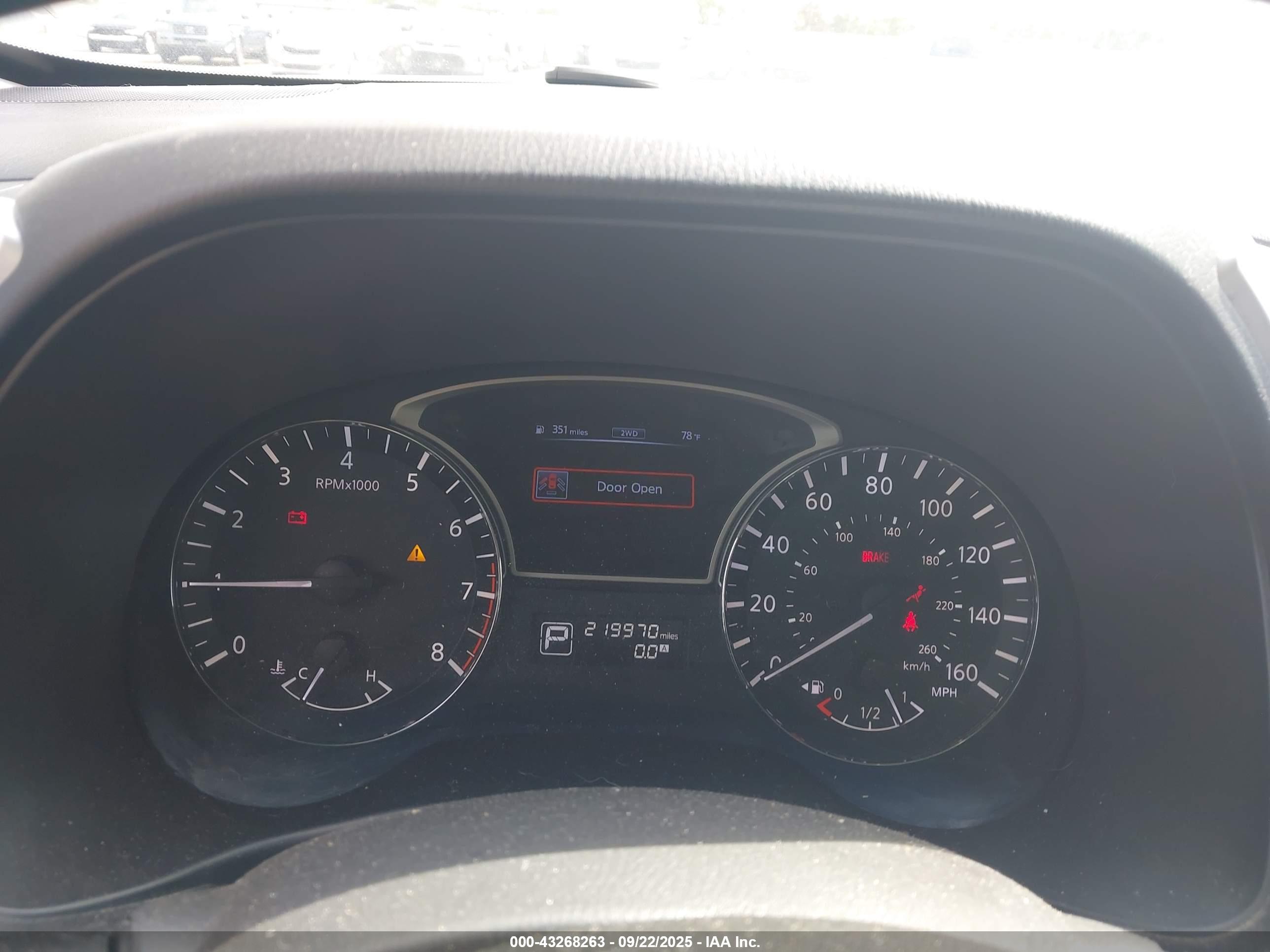 NISSAN PATHFINDER image 7