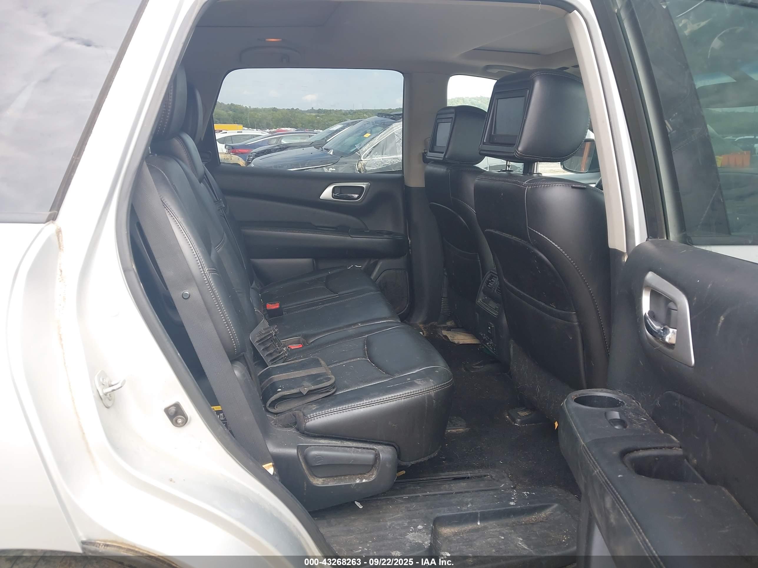 NISSAN PATHFINDER image 8