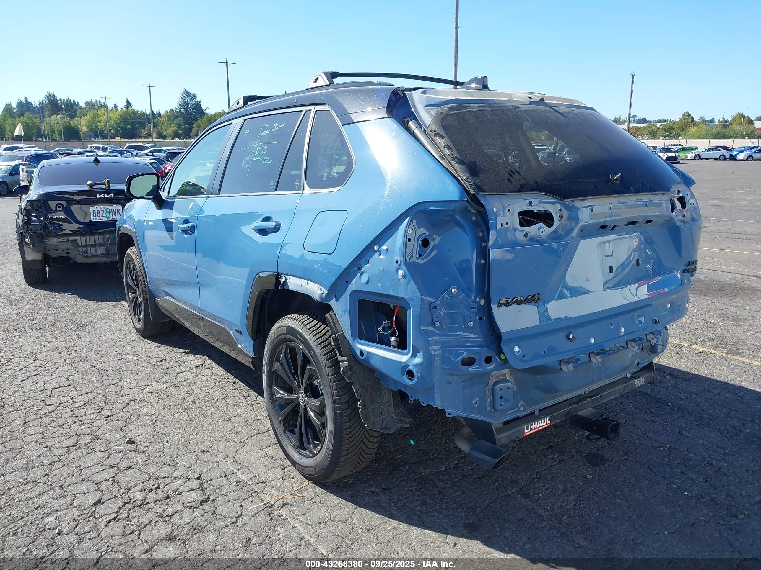 TOYOTA RAV4 image 3