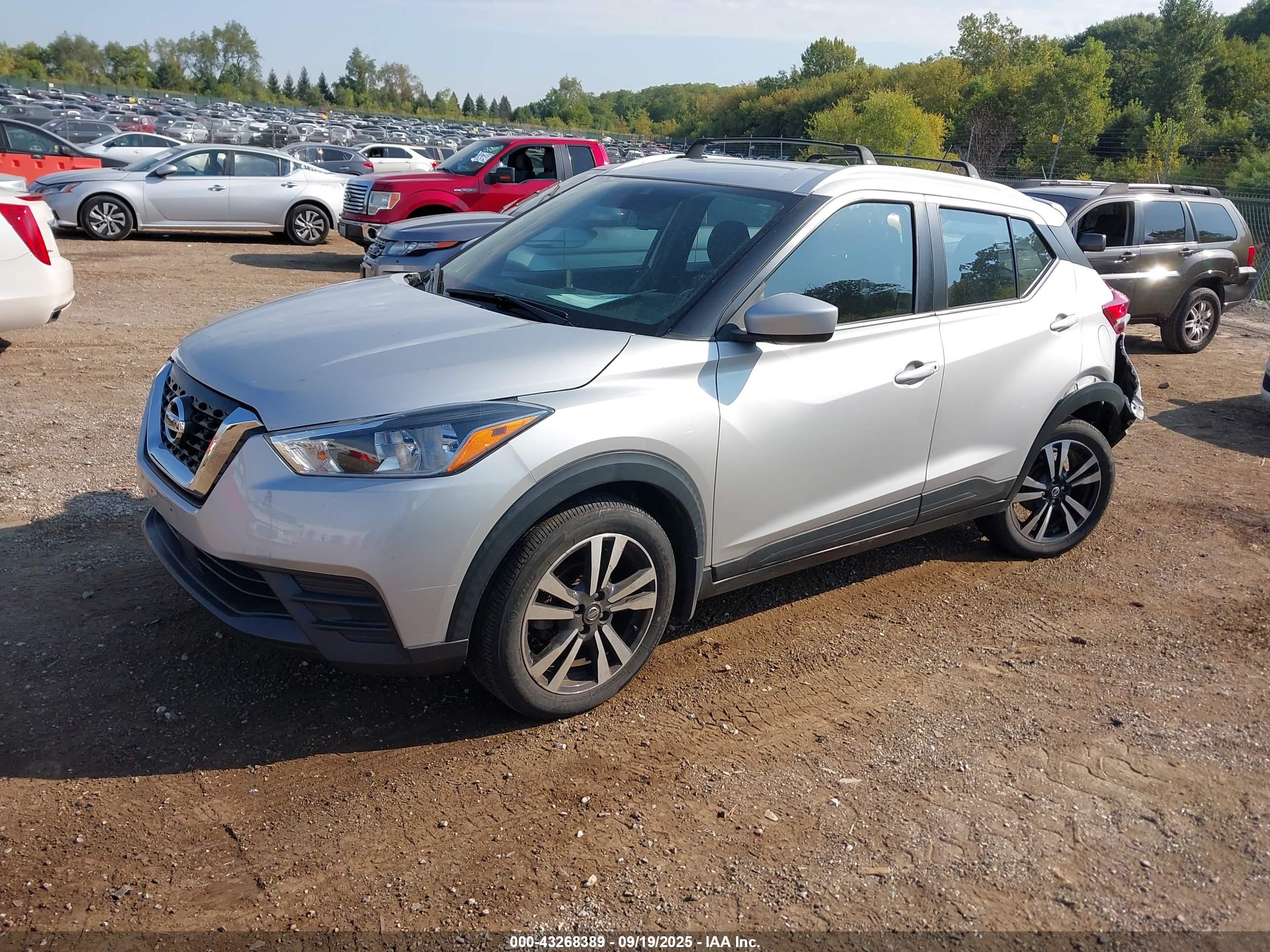 NISSAN KICKS image 2