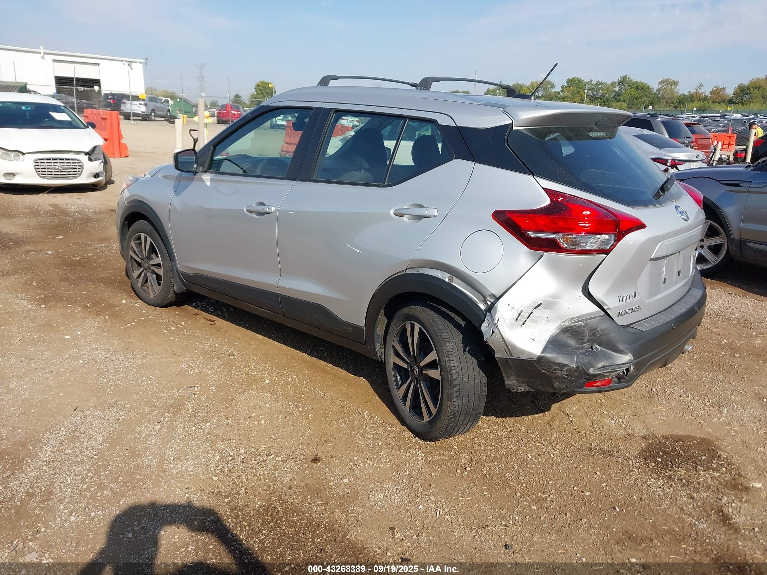 NISSAN KICKS image 3