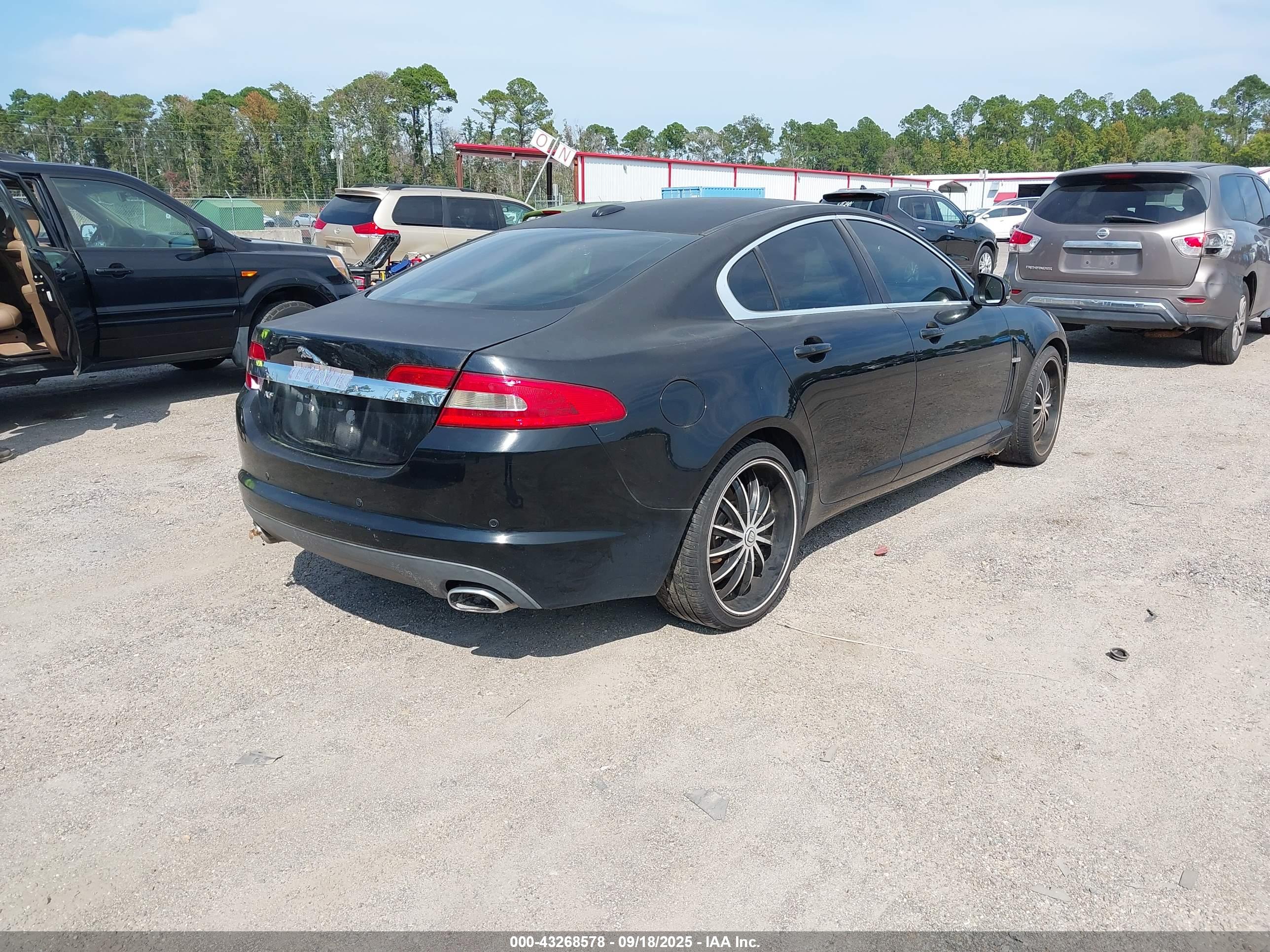 JAGUAR XF image 4